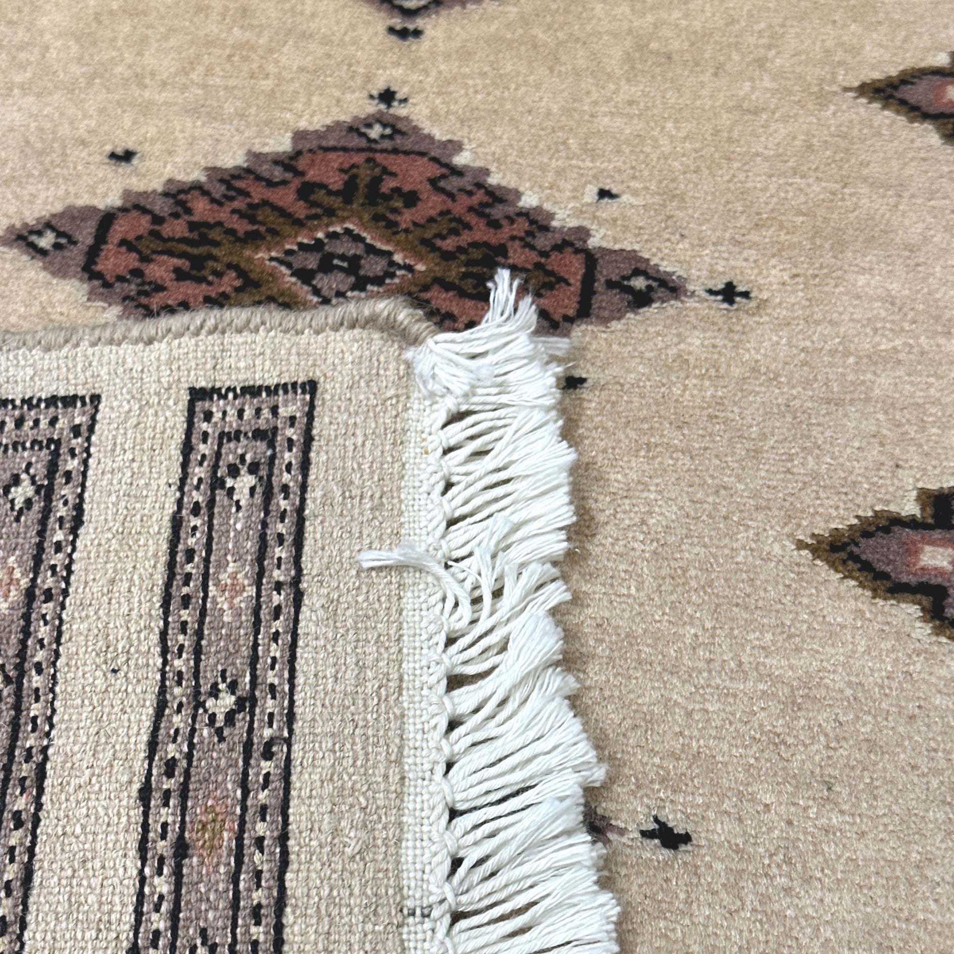 Cream & White Rugs