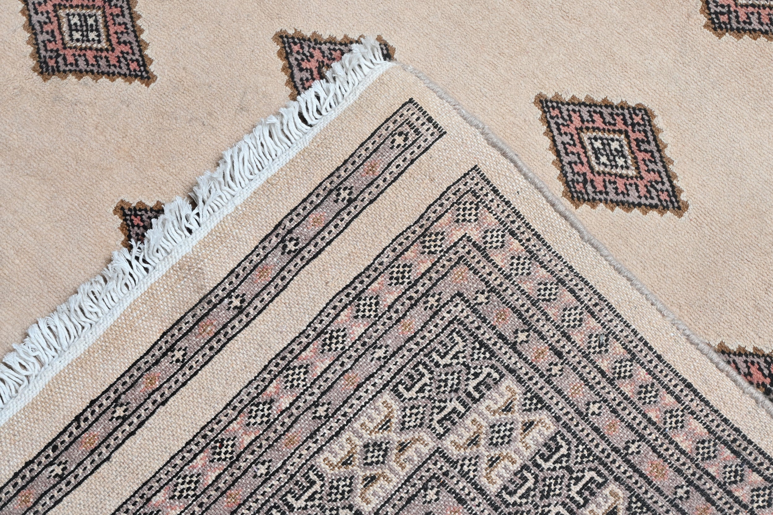 Jaldar Rug - 240 cm x 150 cm