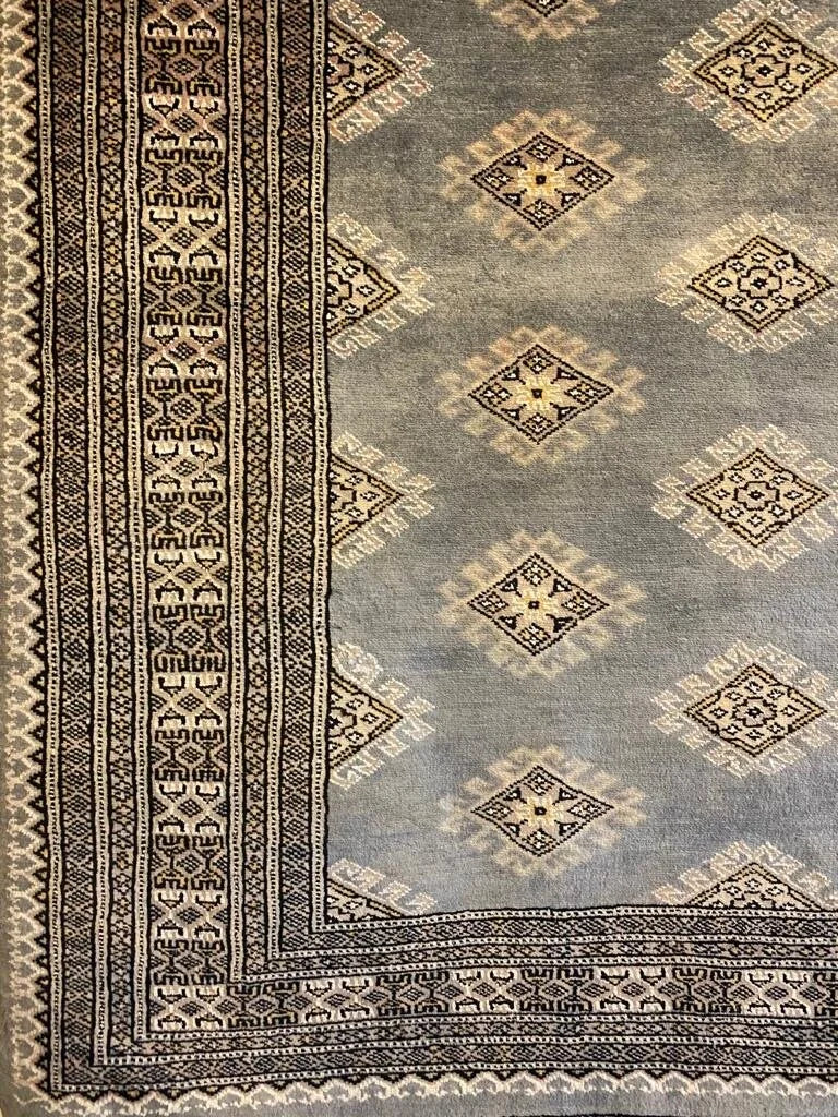 Kashmiri pure wool with silk highlights hand knotted area rug 304cm x 200cm