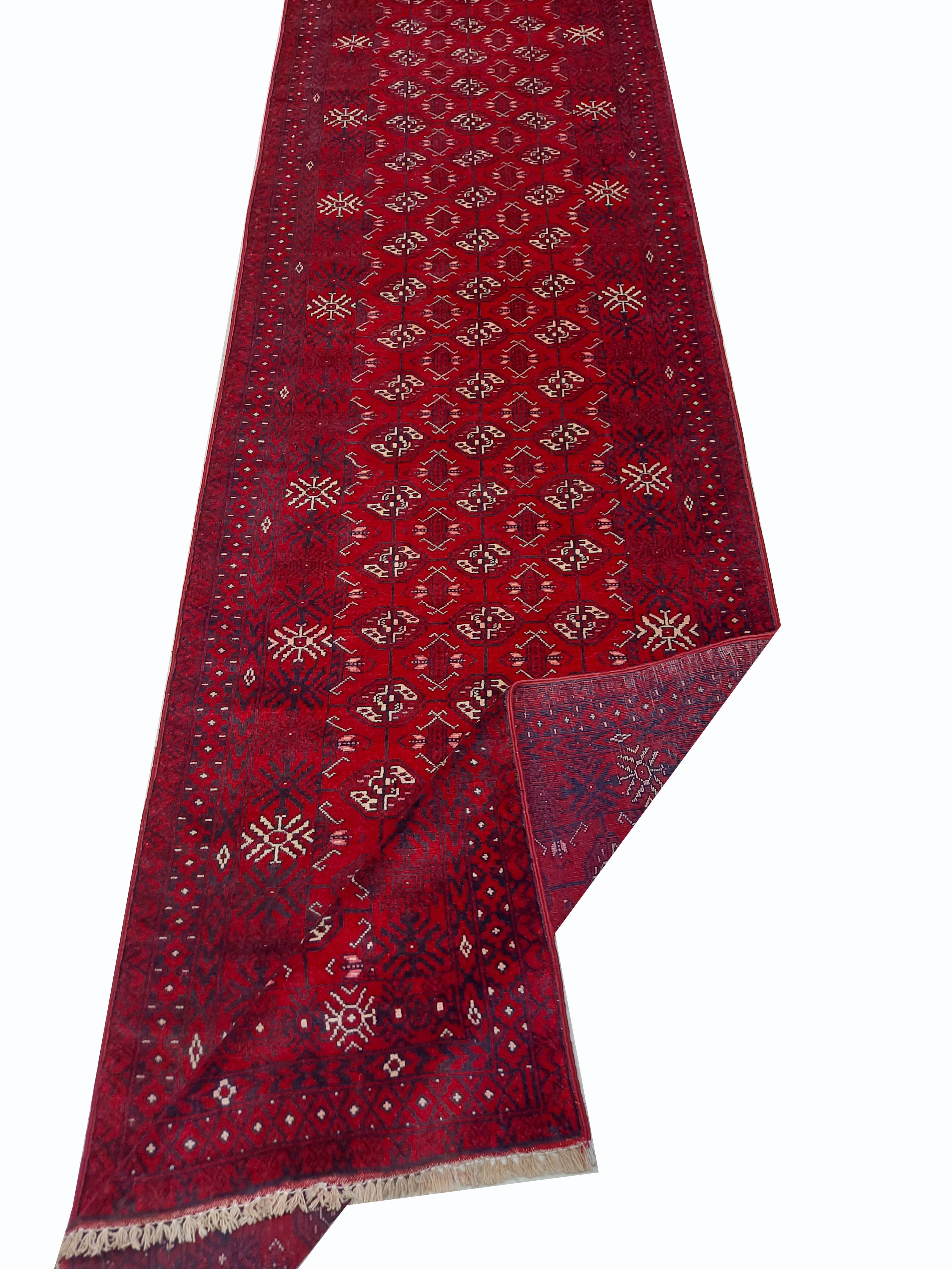Fine Turkoman Rug - 378 cm x 89 cm