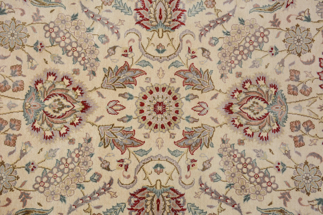284cm x 183cm hand knotted pure wool pile area rug Kashmiri design