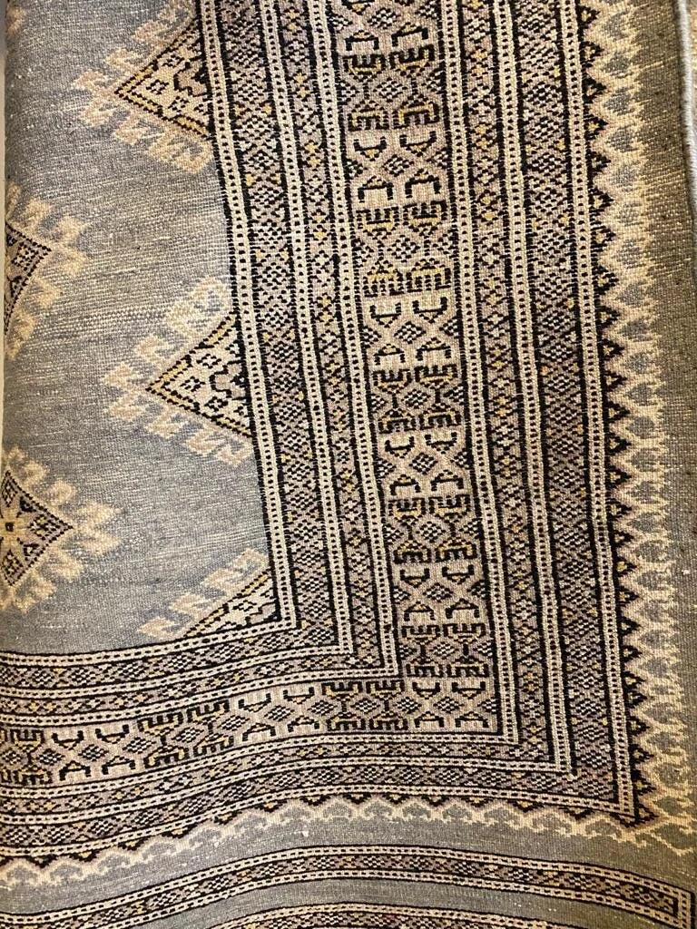 Kashmiri pure wool with silk highlights hand knotted area rug 304cm x 200cm