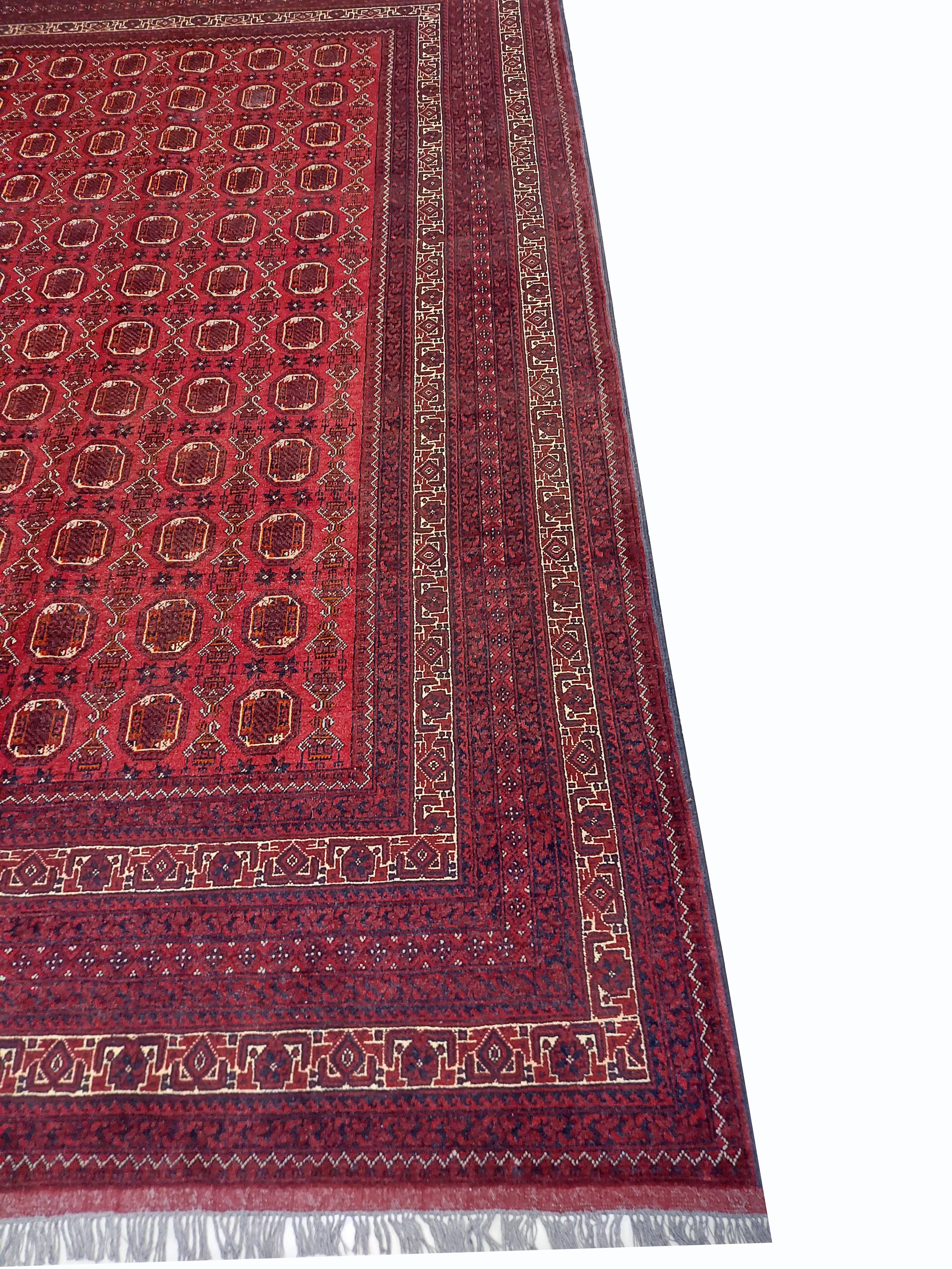 Fine Turkoman Rug - 287 cm x 194 cm