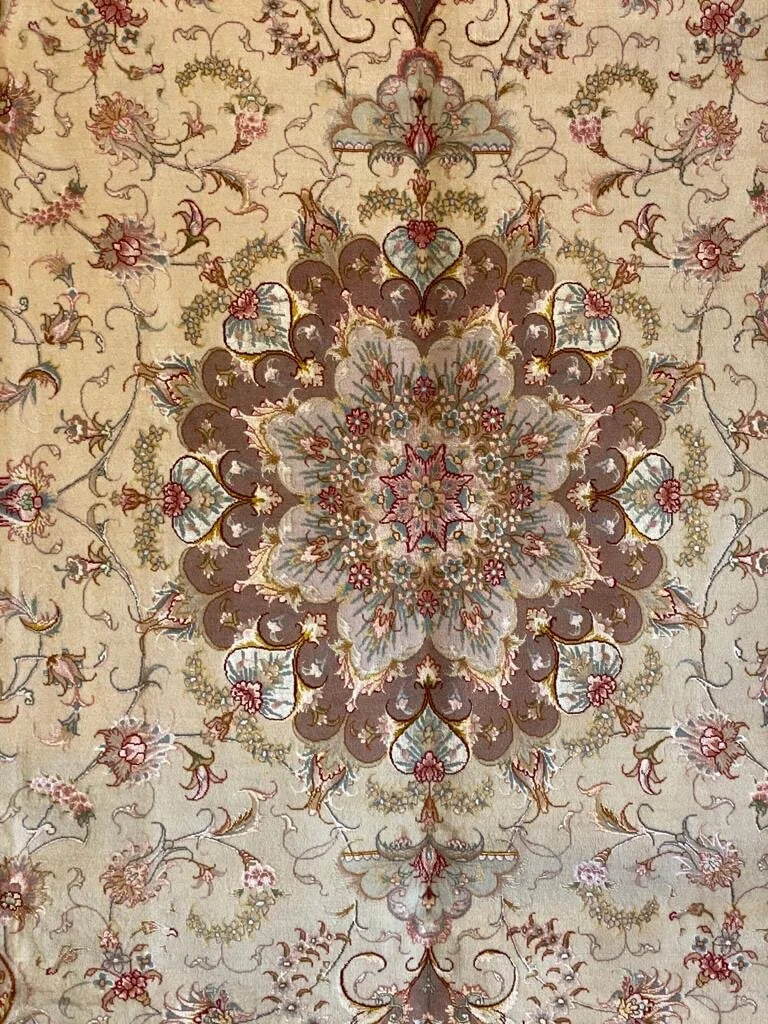 Persian Tabriz Silk Base Pure wool pile rug hand knotted 300cm x 200cm