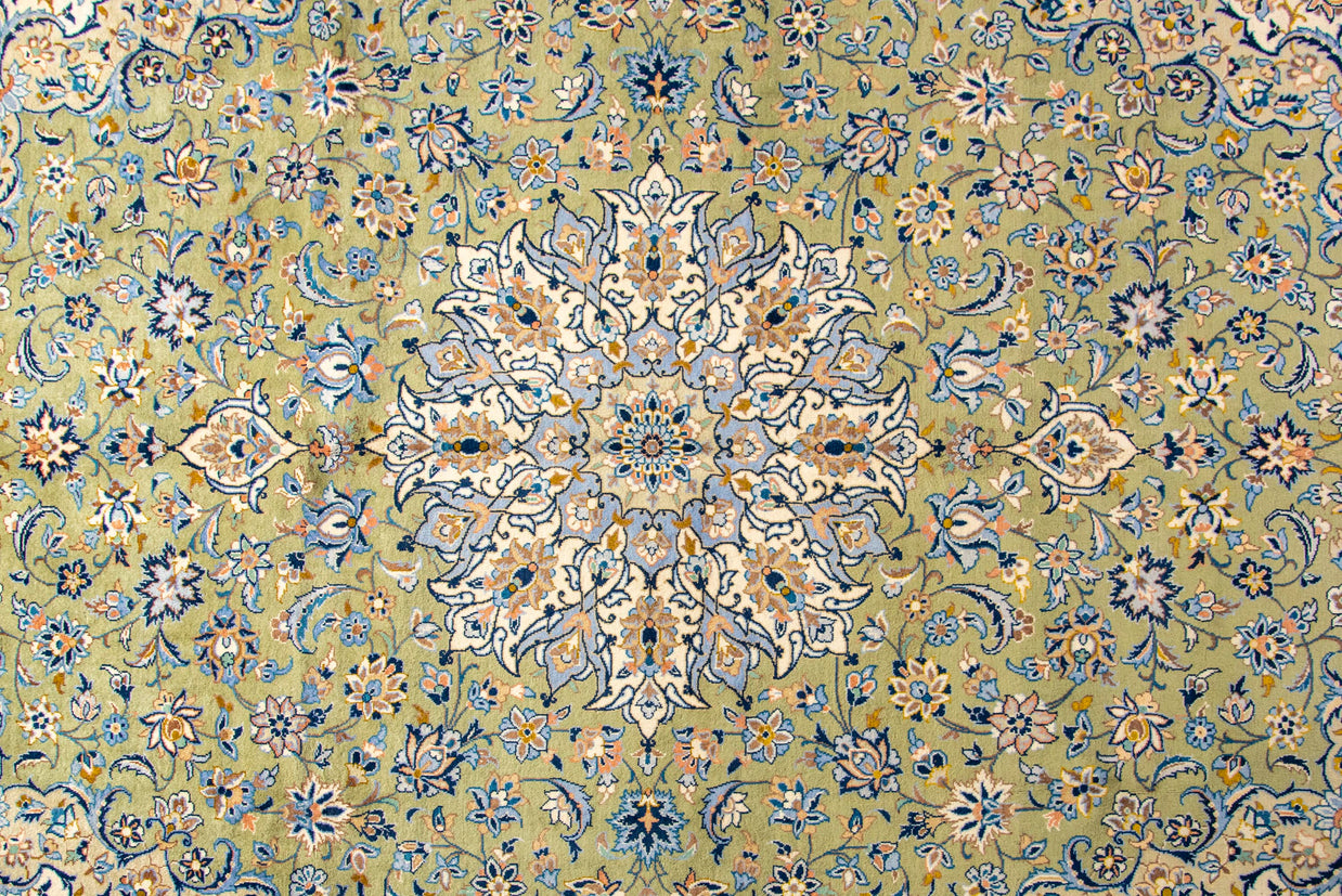 Kashan Rug - 370 cm x 270 cm