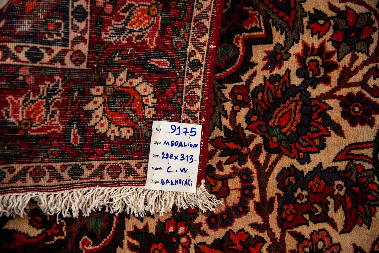 Bakhtiari Rug - 313 cm x 220 cm