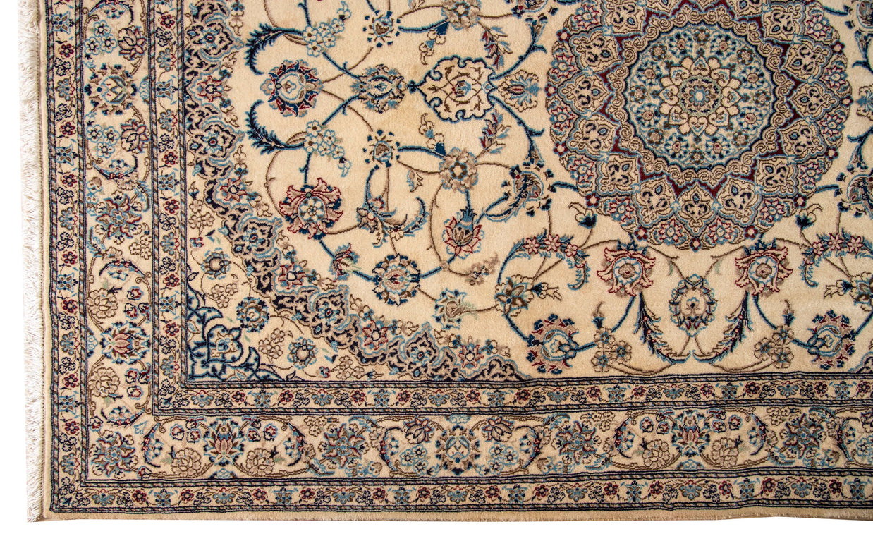 Nain Rug - 307 cm x 205 cm