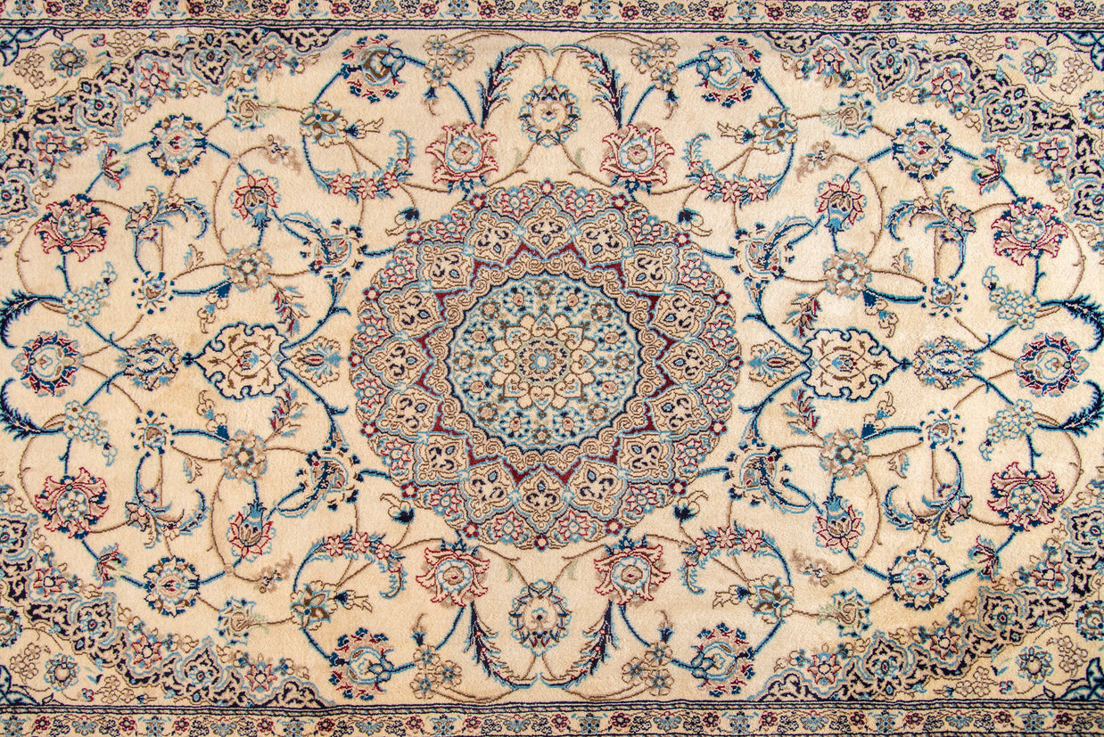 Nain Rug - 307 cm x 205 cm