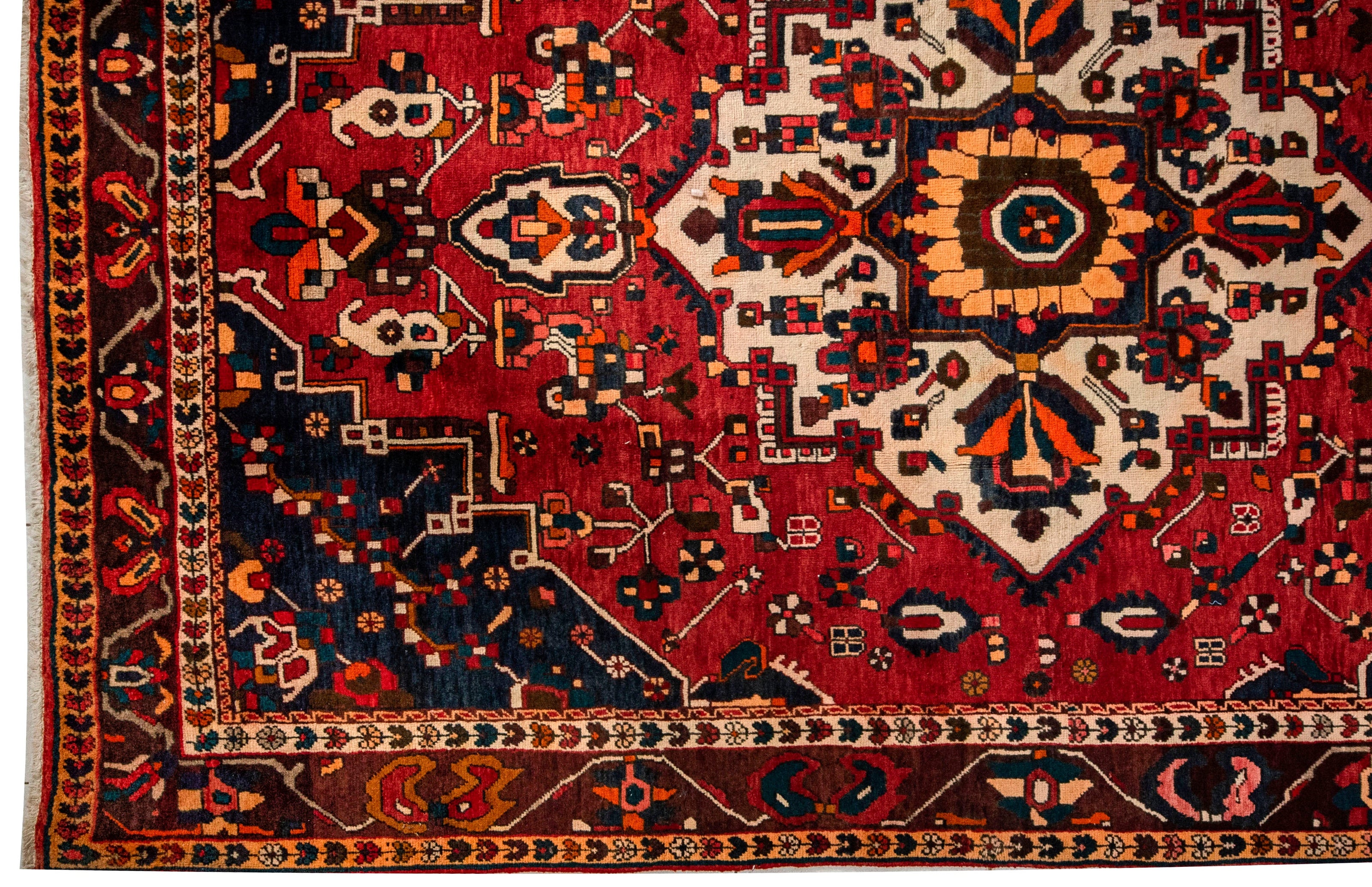 Bakhtiari Rug - 295 cm x 210 cm