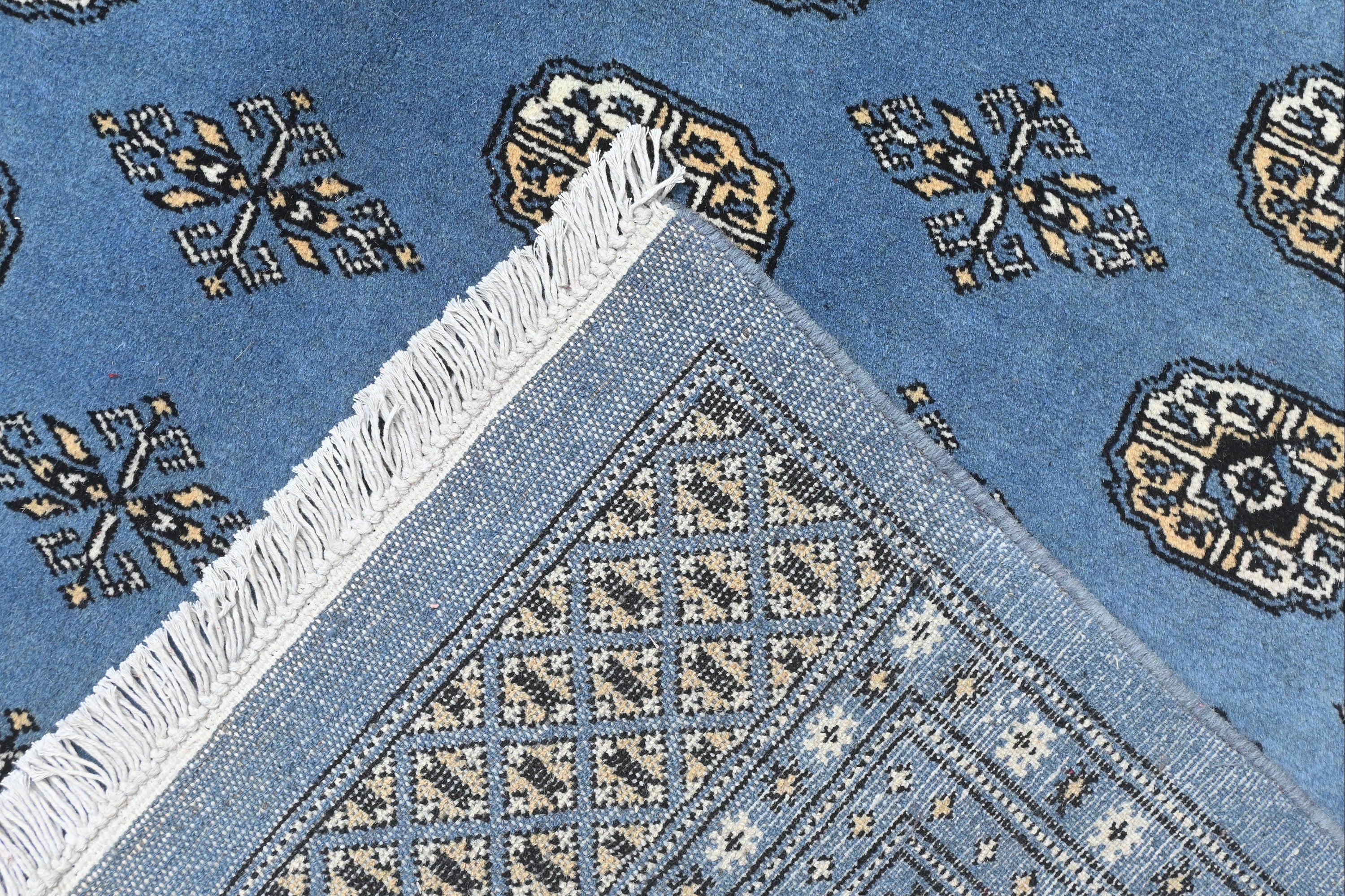 Bokhara Rug - 312 cm x 207 cm
