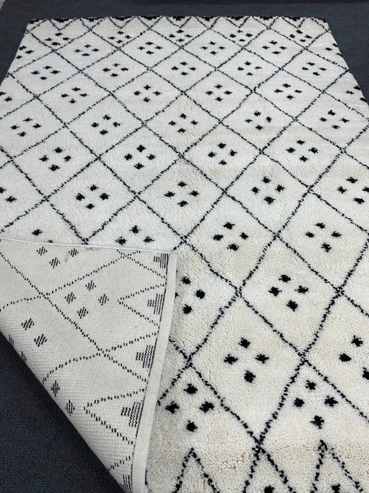 Moroccan Rug  - 278 cm x 188 cm