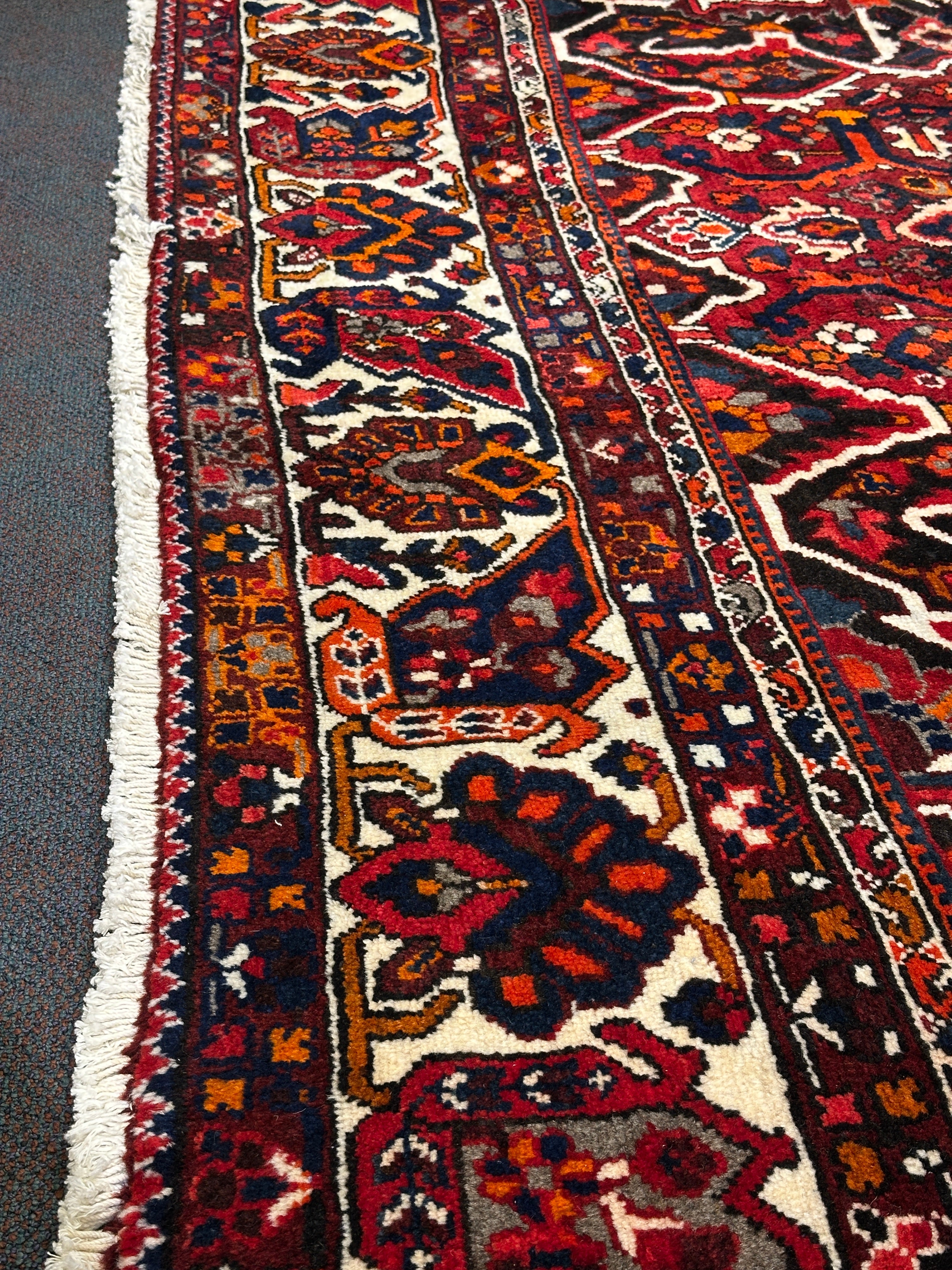 Bakhtiari Rug - 390 cm x 335 cm