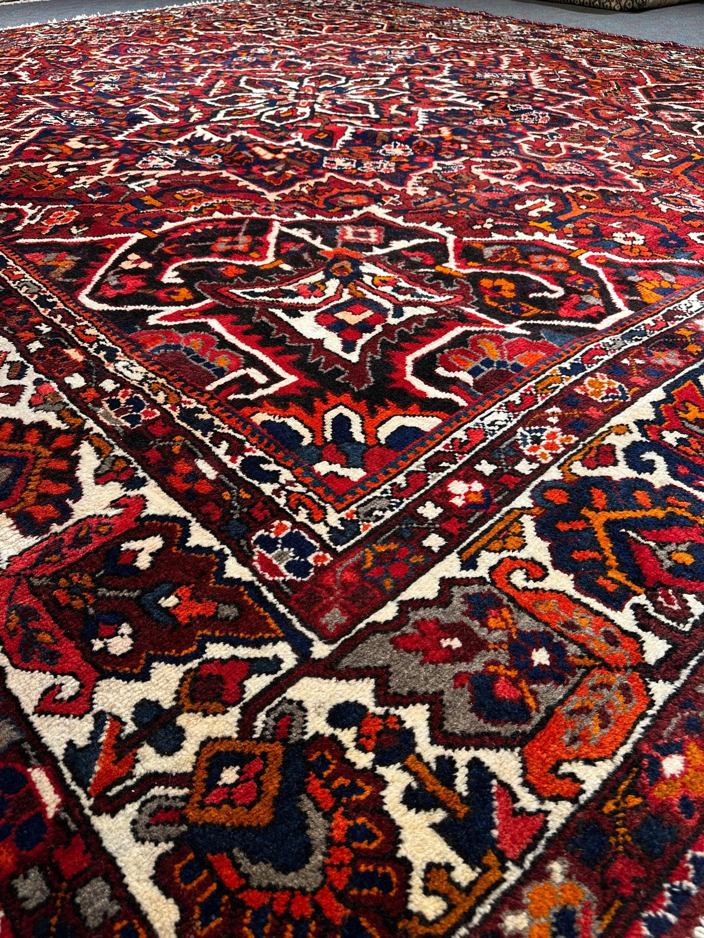 Bakhtiari Rug - 390 cm x 335 cm