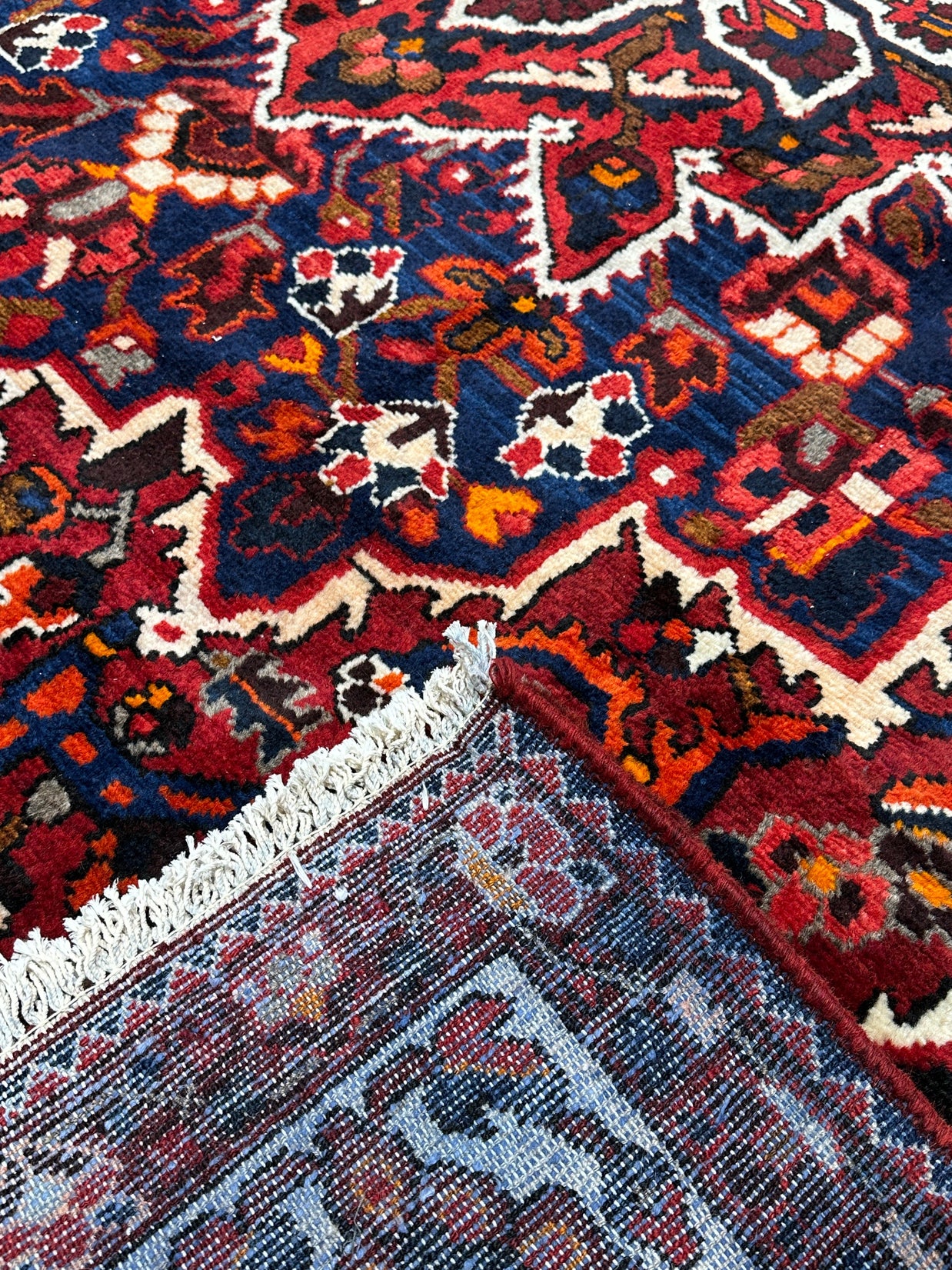 Bakhtiari Rug - 390 cm x 335 cm