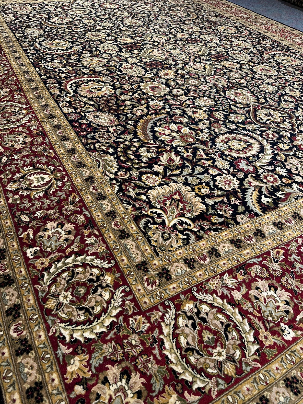 Kashmiri Rug  - 368 cm x 277 cm