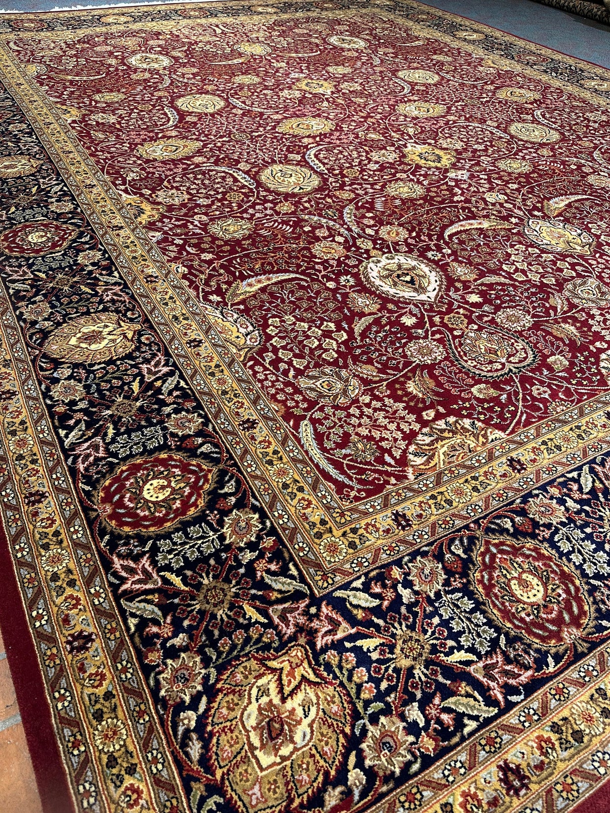 Kashmiri Rug - 363 cm x 280 cm