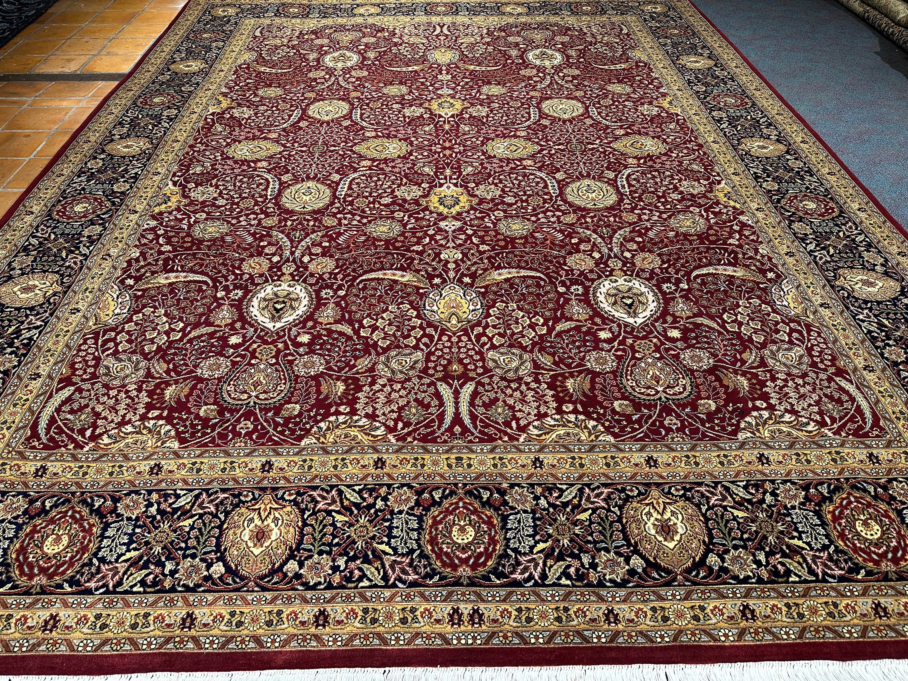 Kashmiri Rug - 363 cm x 280 cm