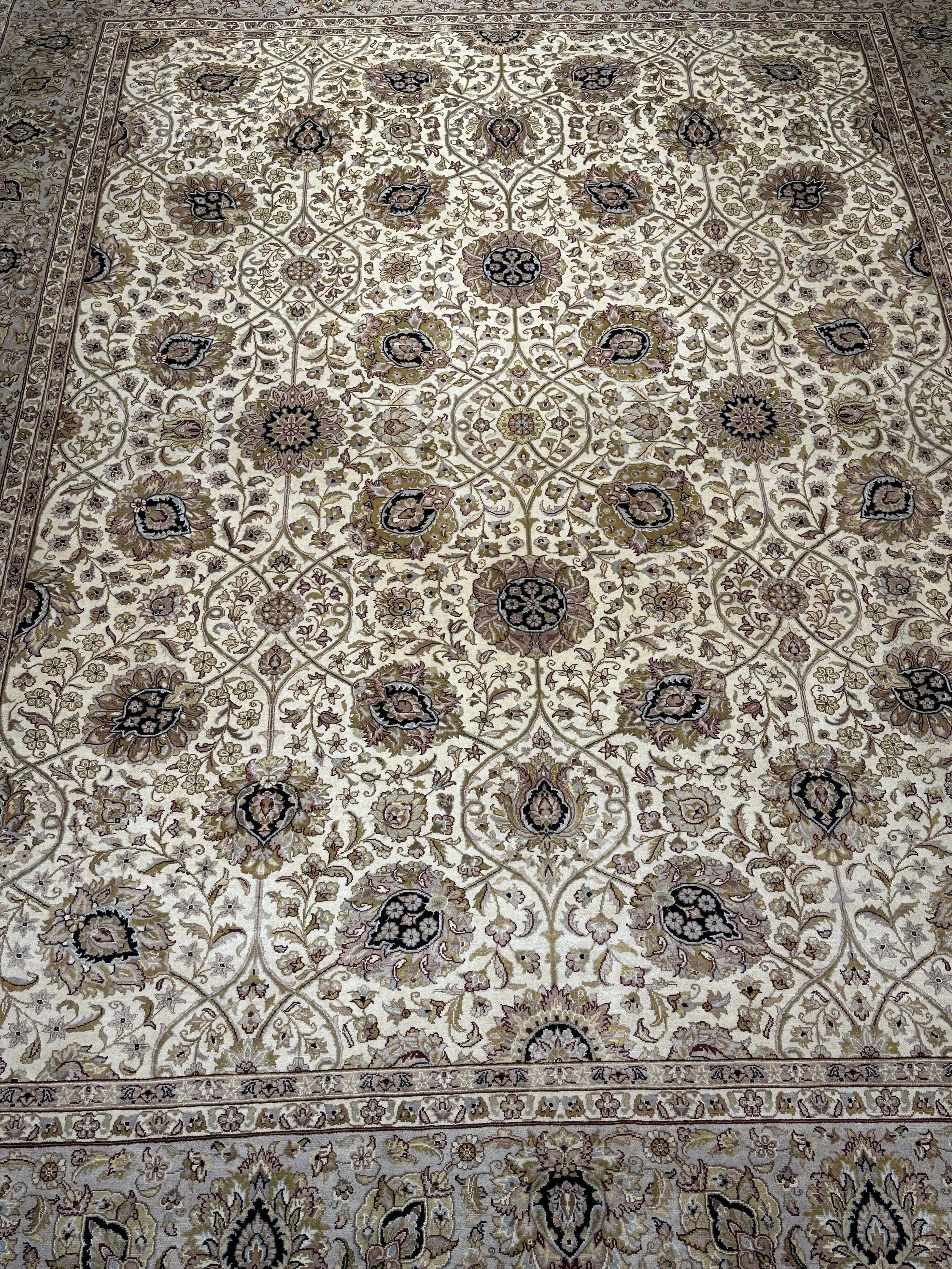 Ziegler Rug  - 370 cm x 270 cm