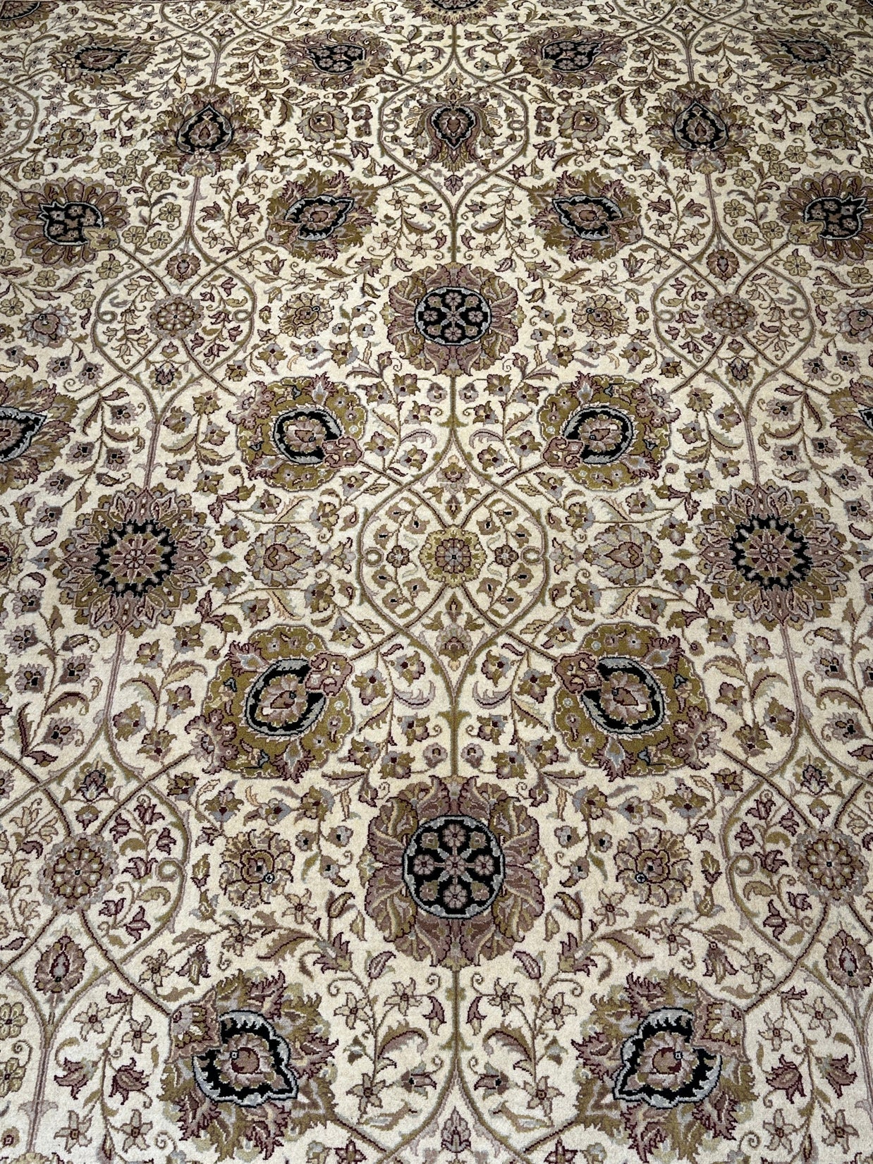 Ziegler Rug  - 370 cm x 270 cm