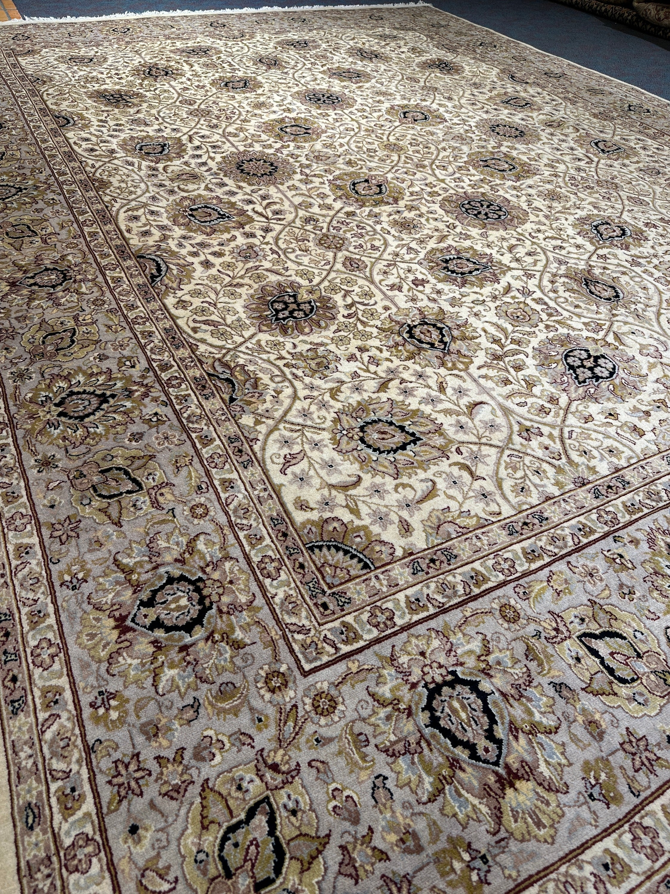 Ziegler Rug  - 370 cm x 270 cm