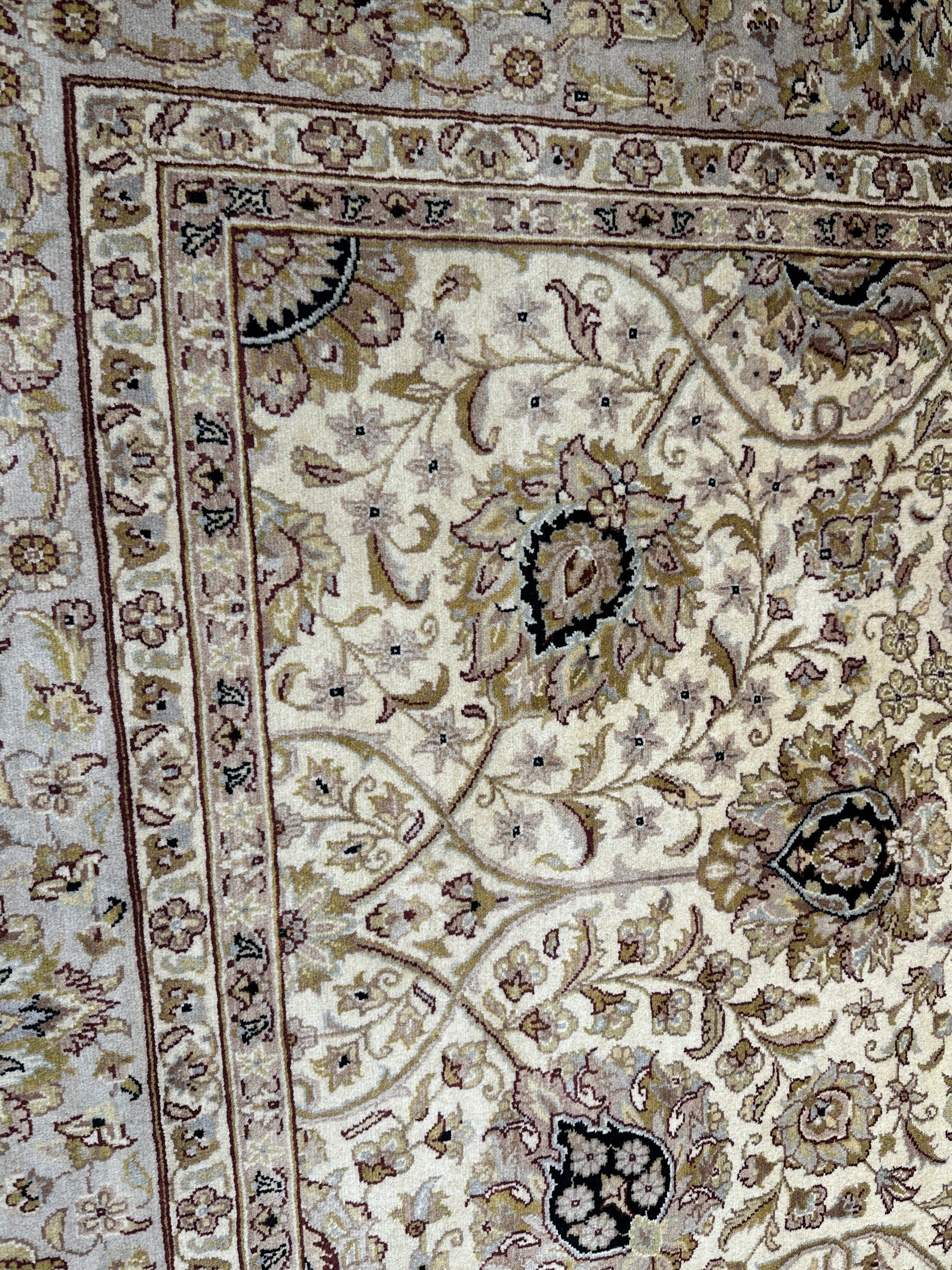 Ziegler Rug  - 370 cm x 270 cm