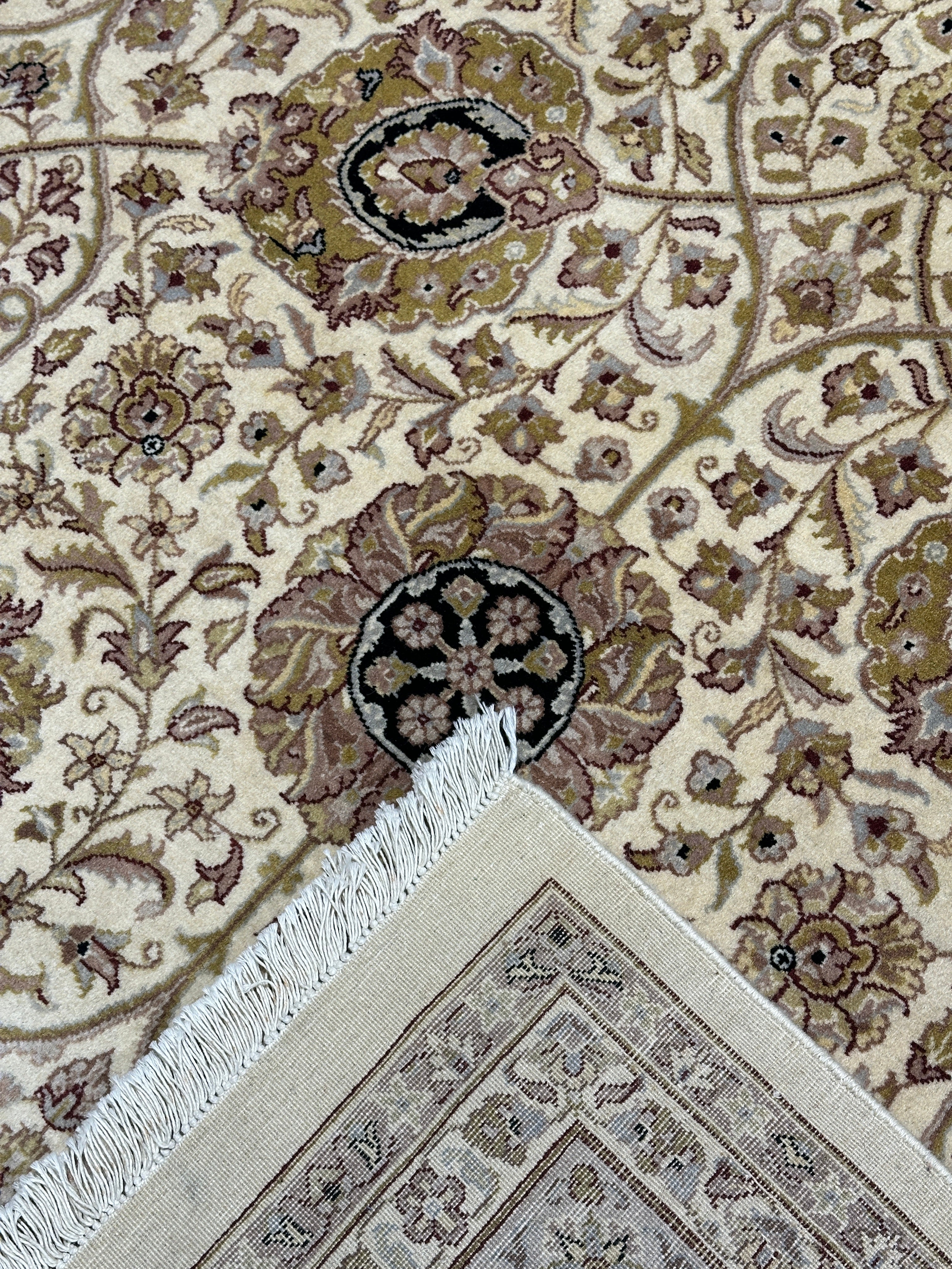 Ziegler Rug  - 370 cm x 270 cm