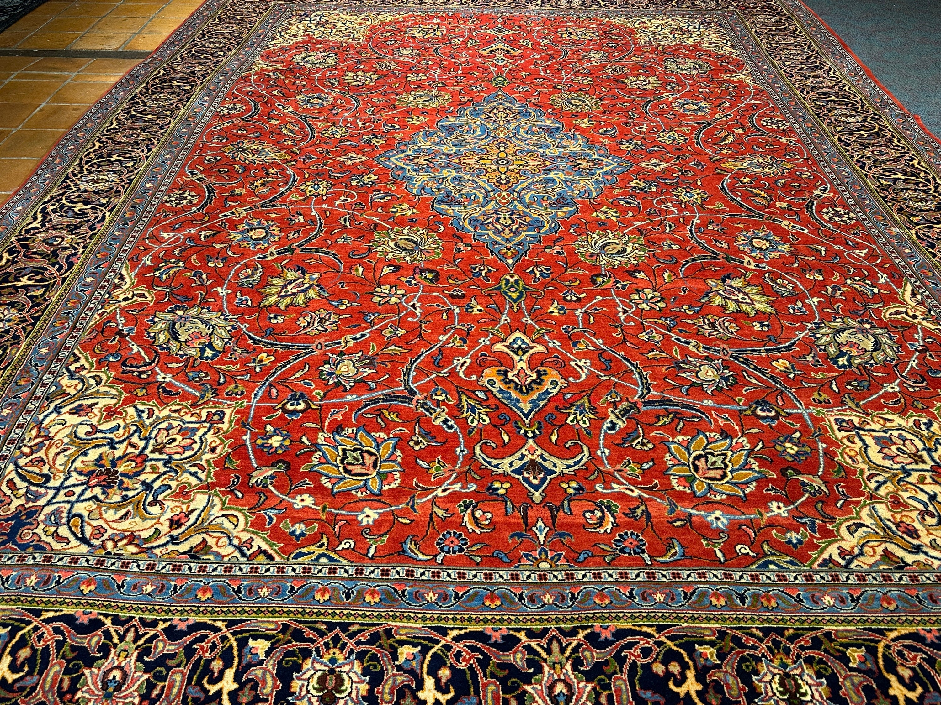 Sarouk Rug - 393 cm x 285 cm