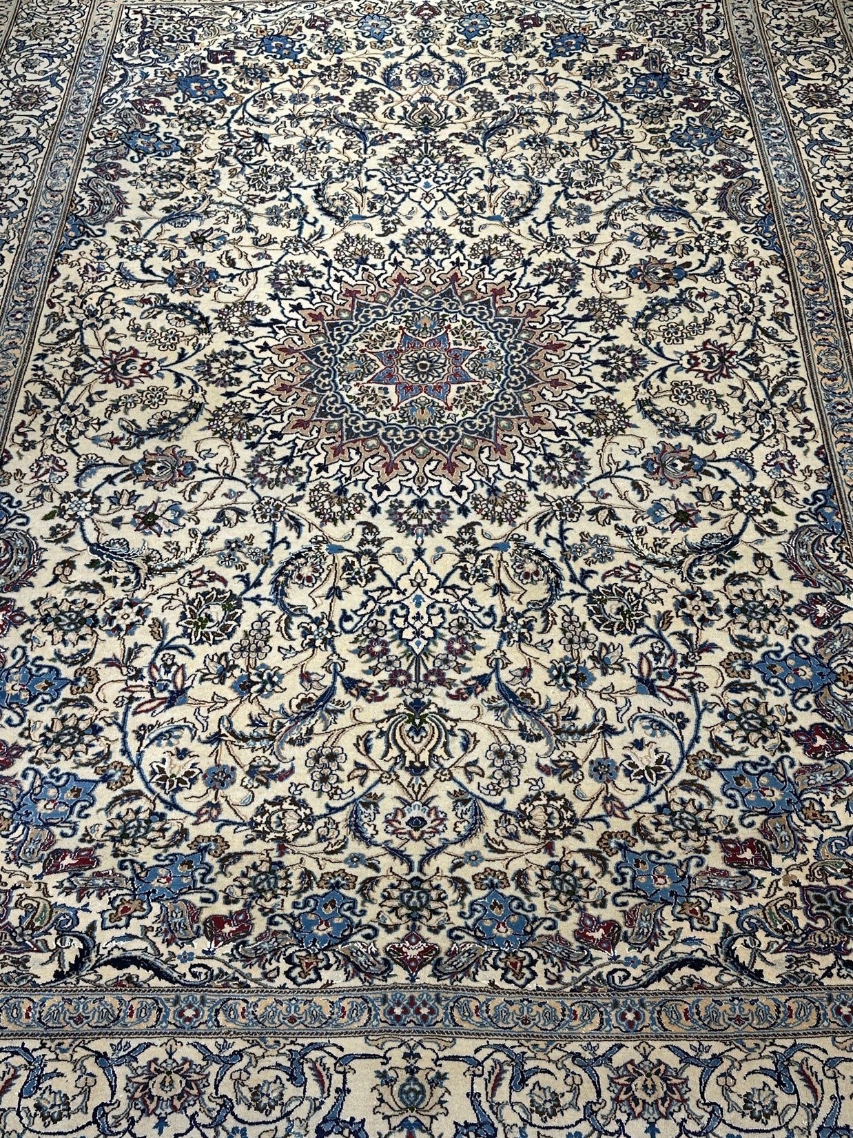 Nain Rug - 392 cm x 290 cm