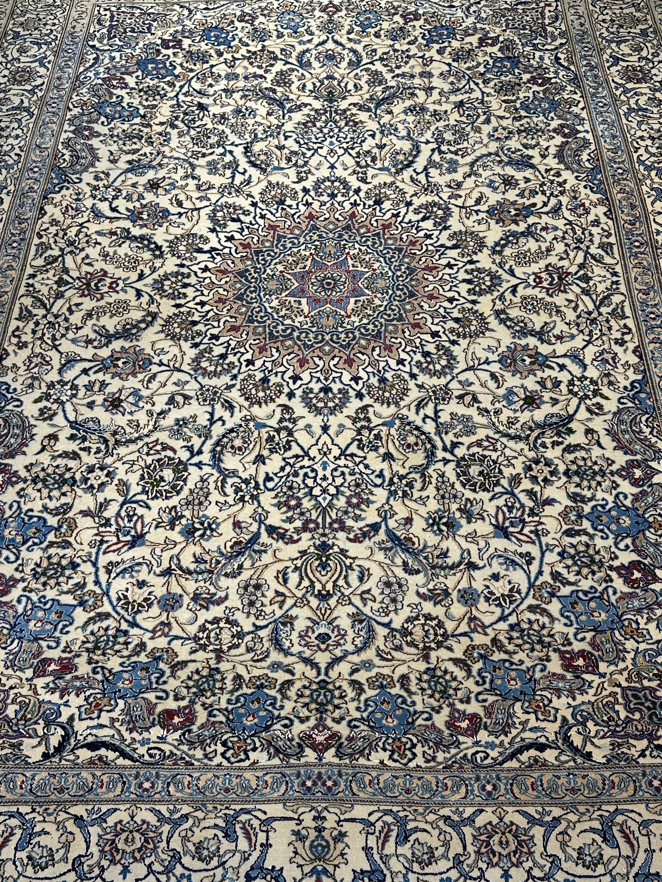 Nain Rug - 392 cm x 290 cm