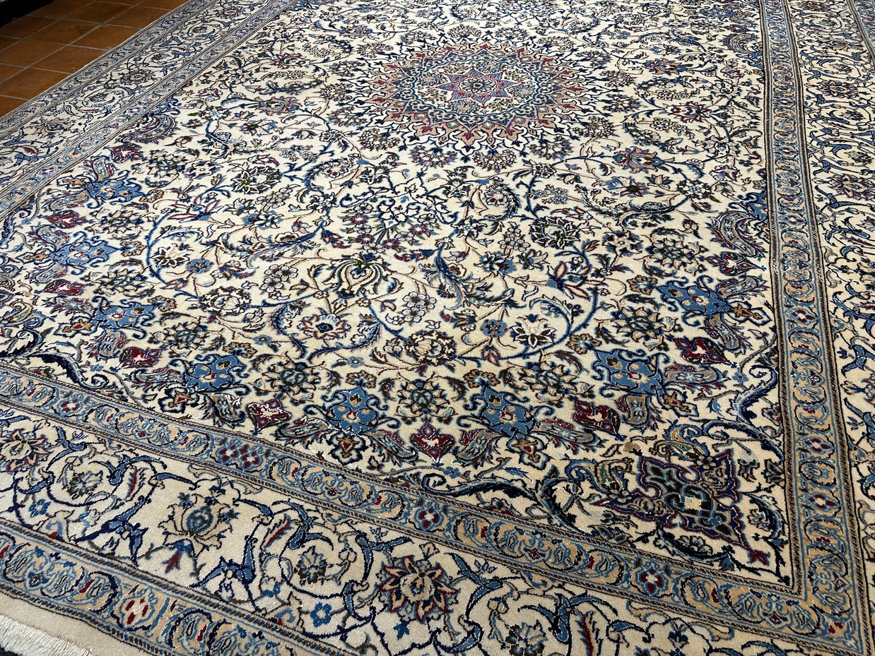 Nain Rug - 392 cm x 290 cm