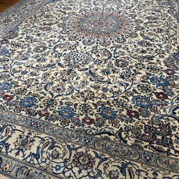 Nain Rug - 392 cm x 290 cm