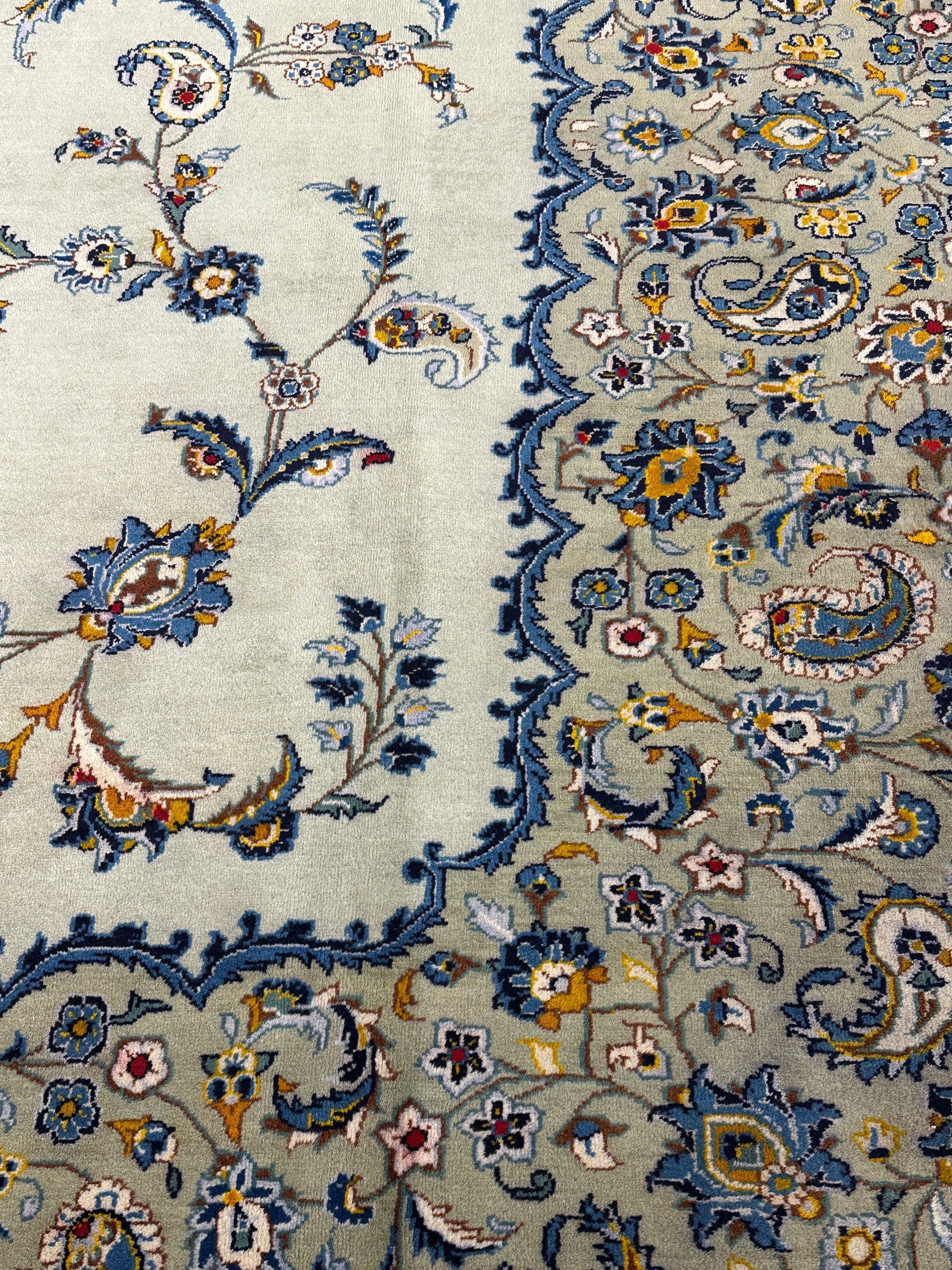 Nain Rug - 405 cm x 300 cm