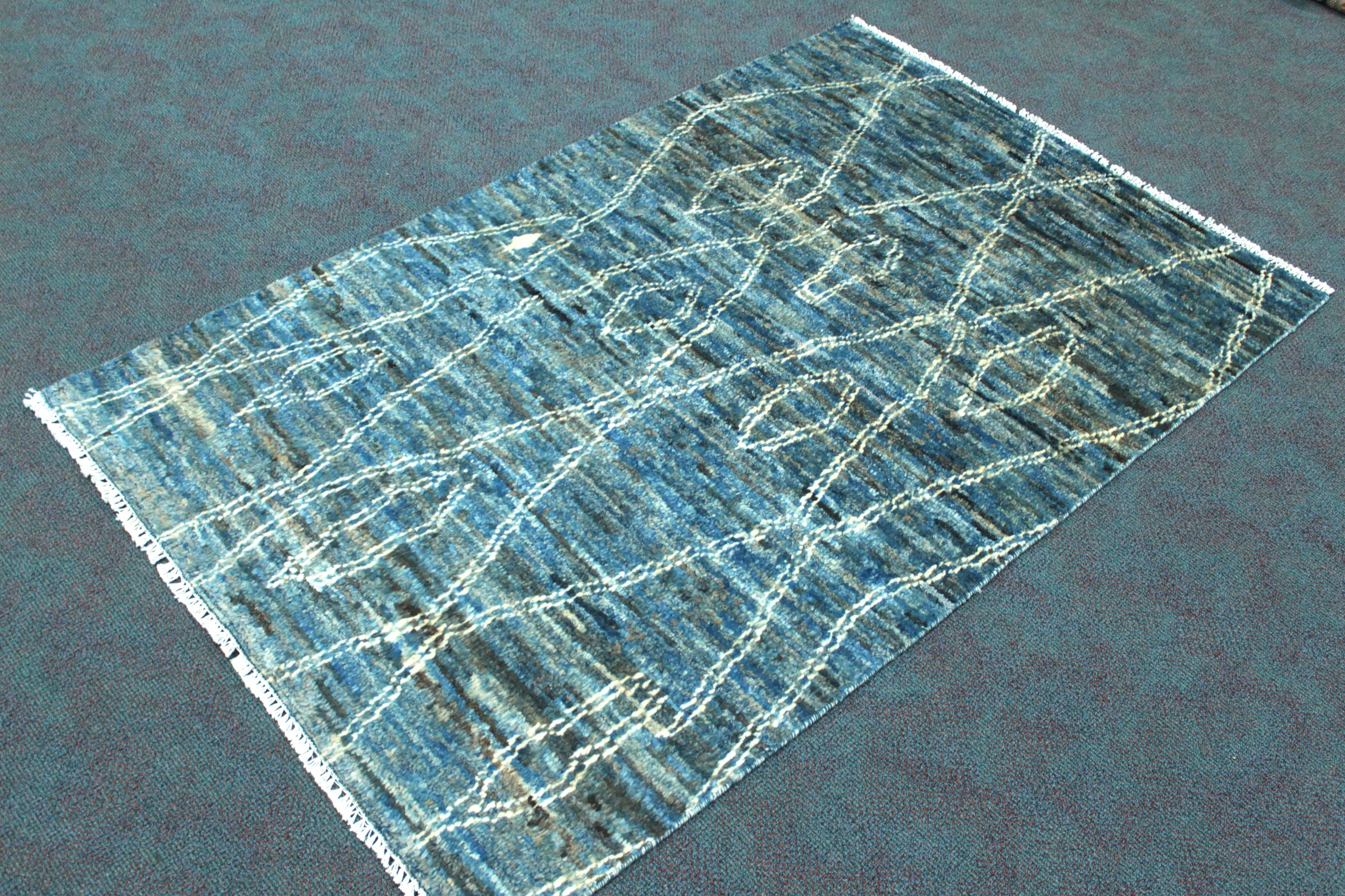Moroccan Rug - 173 cm x 114 cm