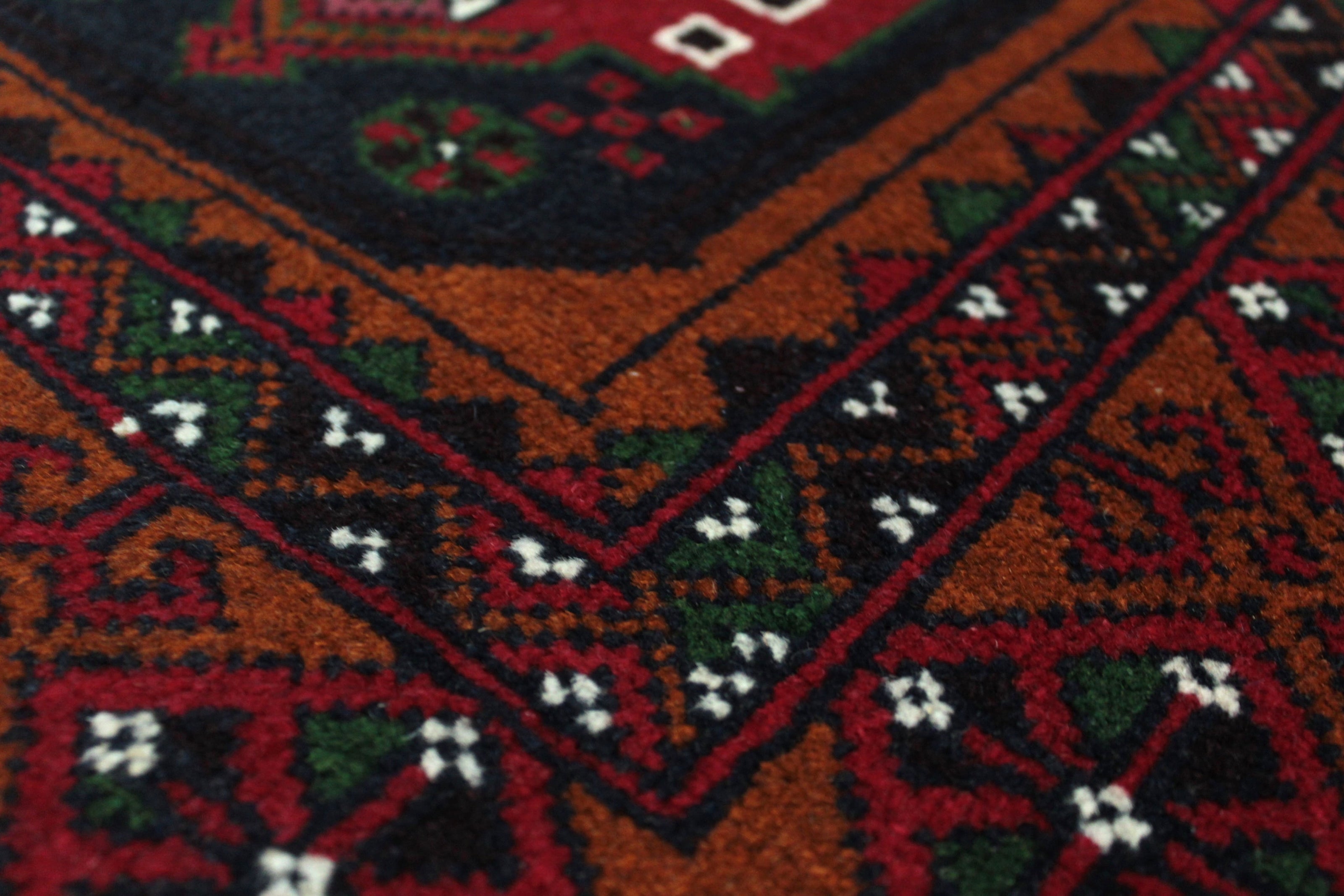 Fine Baluchi Rug - 187 cm x 121 cm