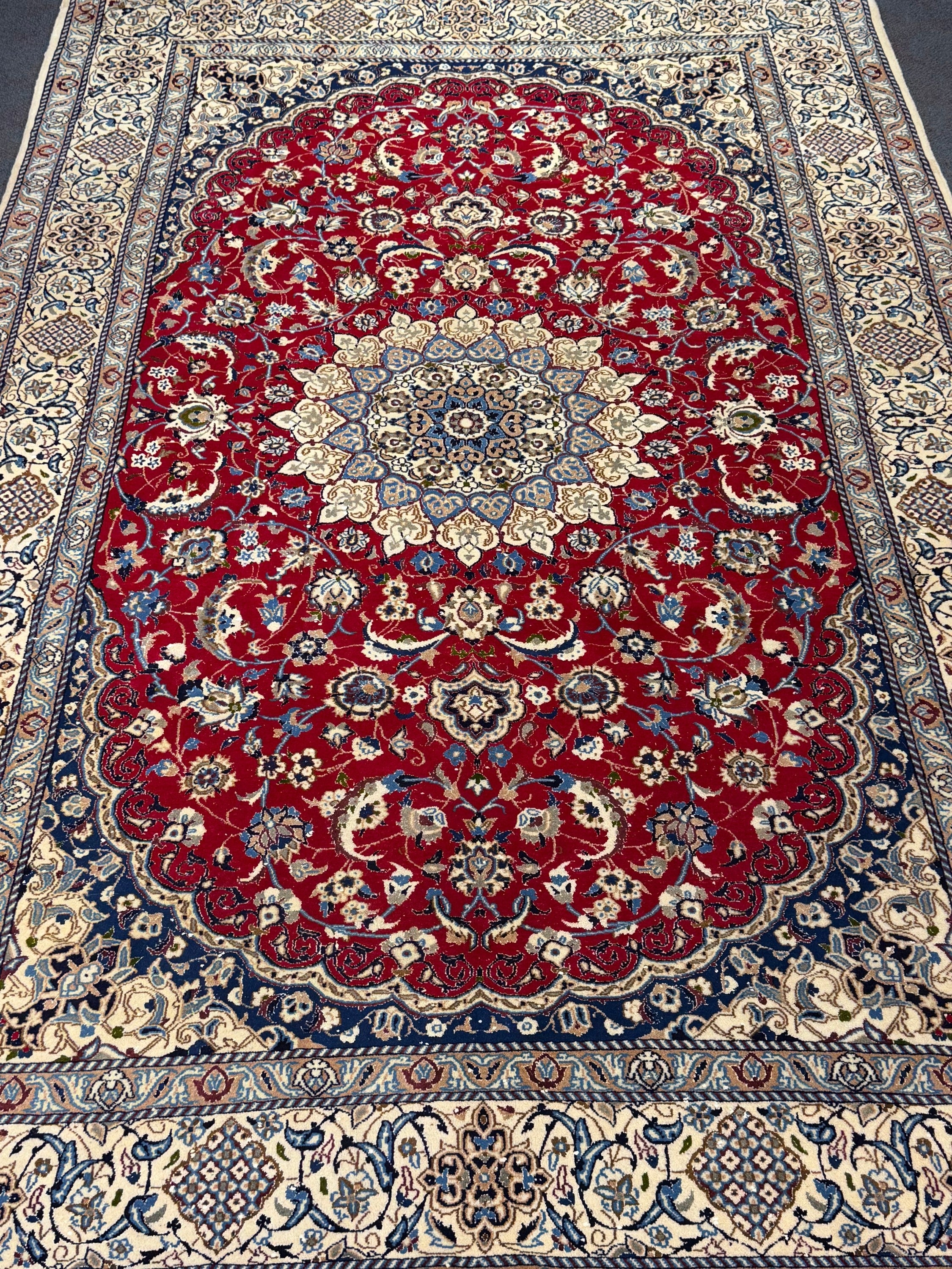 Nain Rug - 310 cm x 202 cm