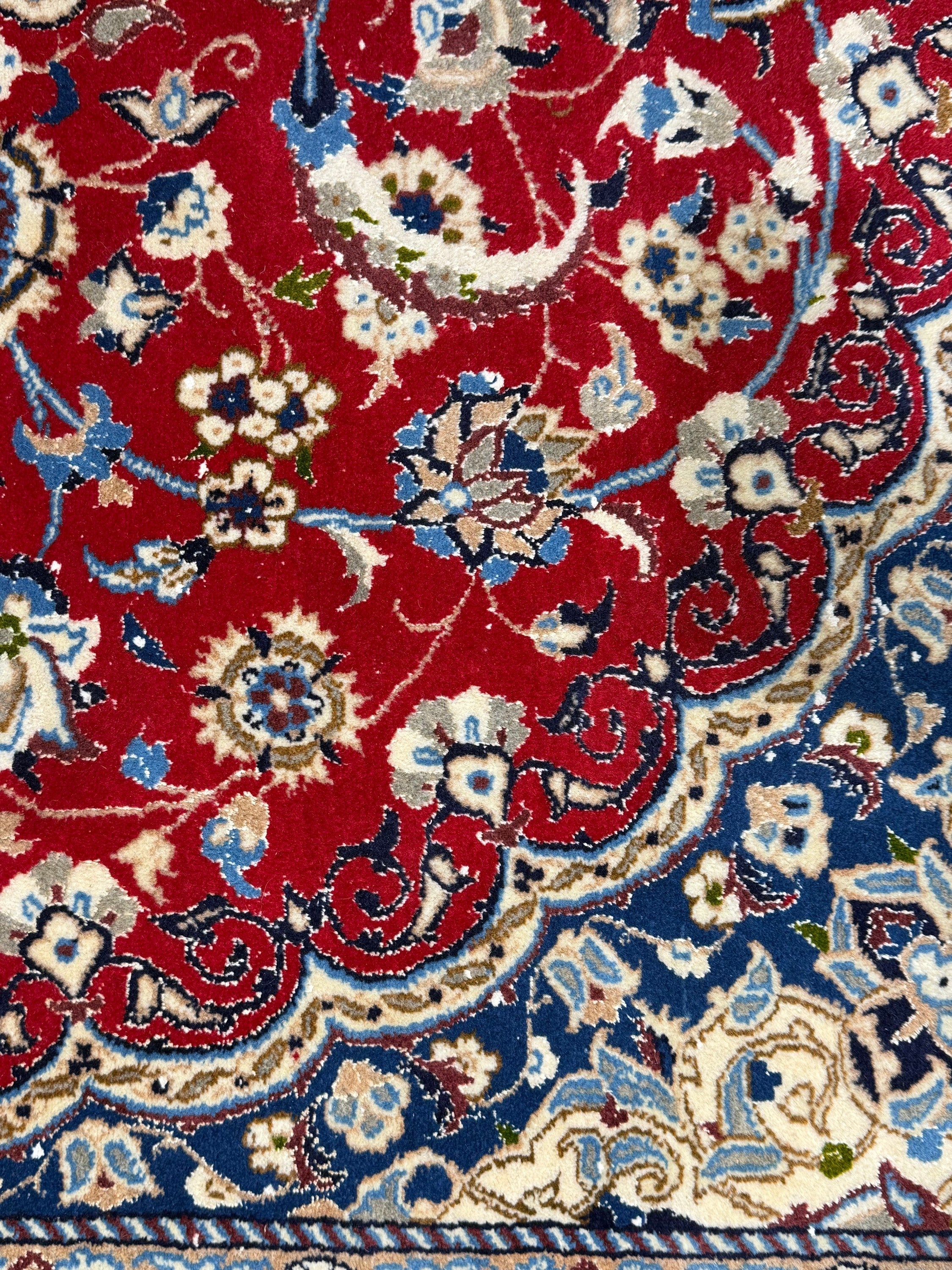 Nain Rug - 310 cm x 202 cm