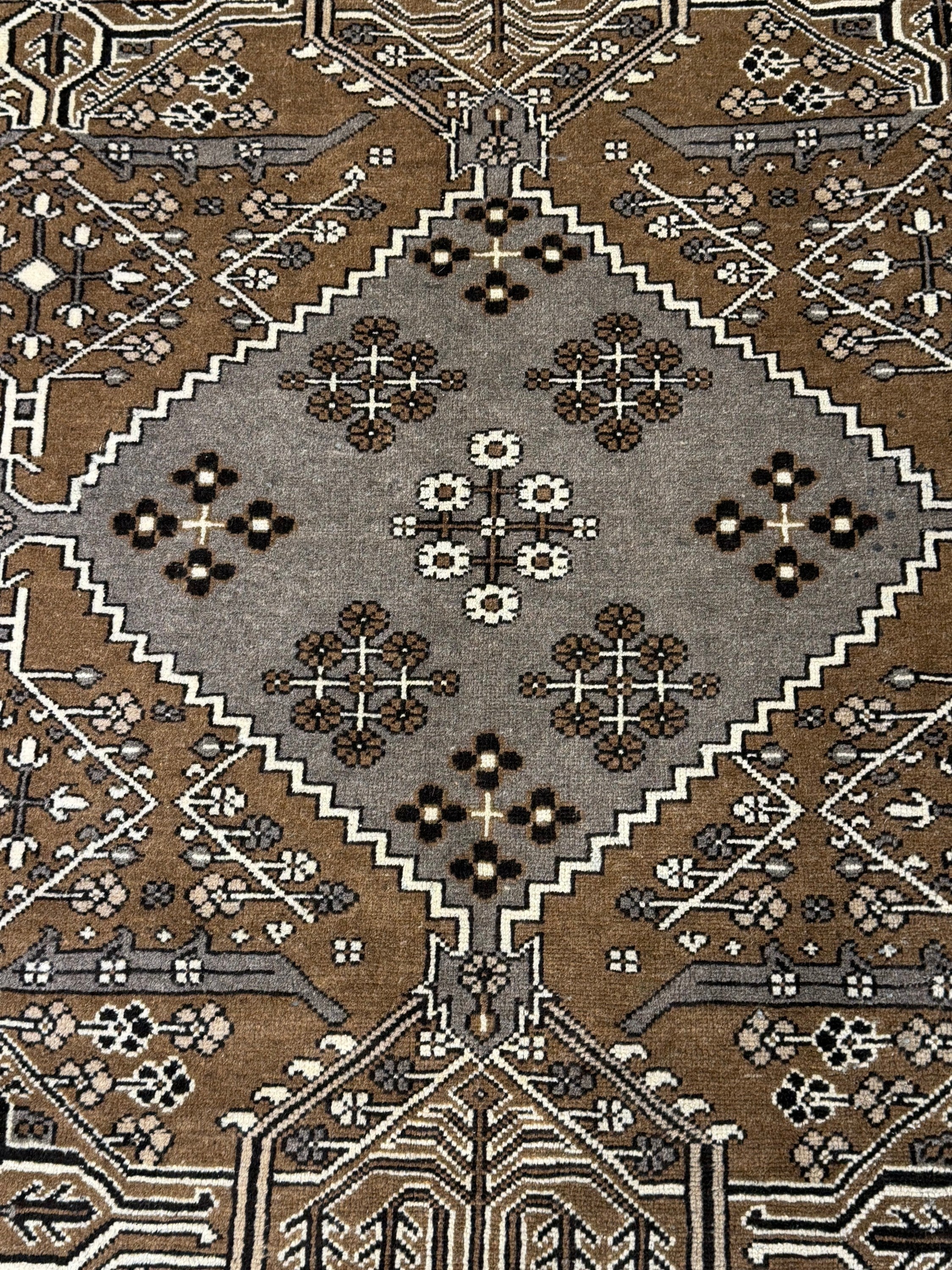 Gabbeh Rug (Vintage) - 290 cm x 210 cm