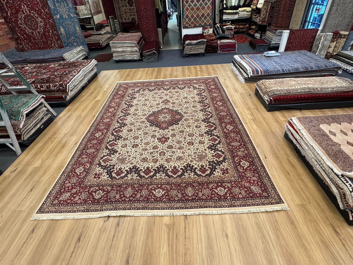 Isfahan Rug - 431 cm x 306 cm