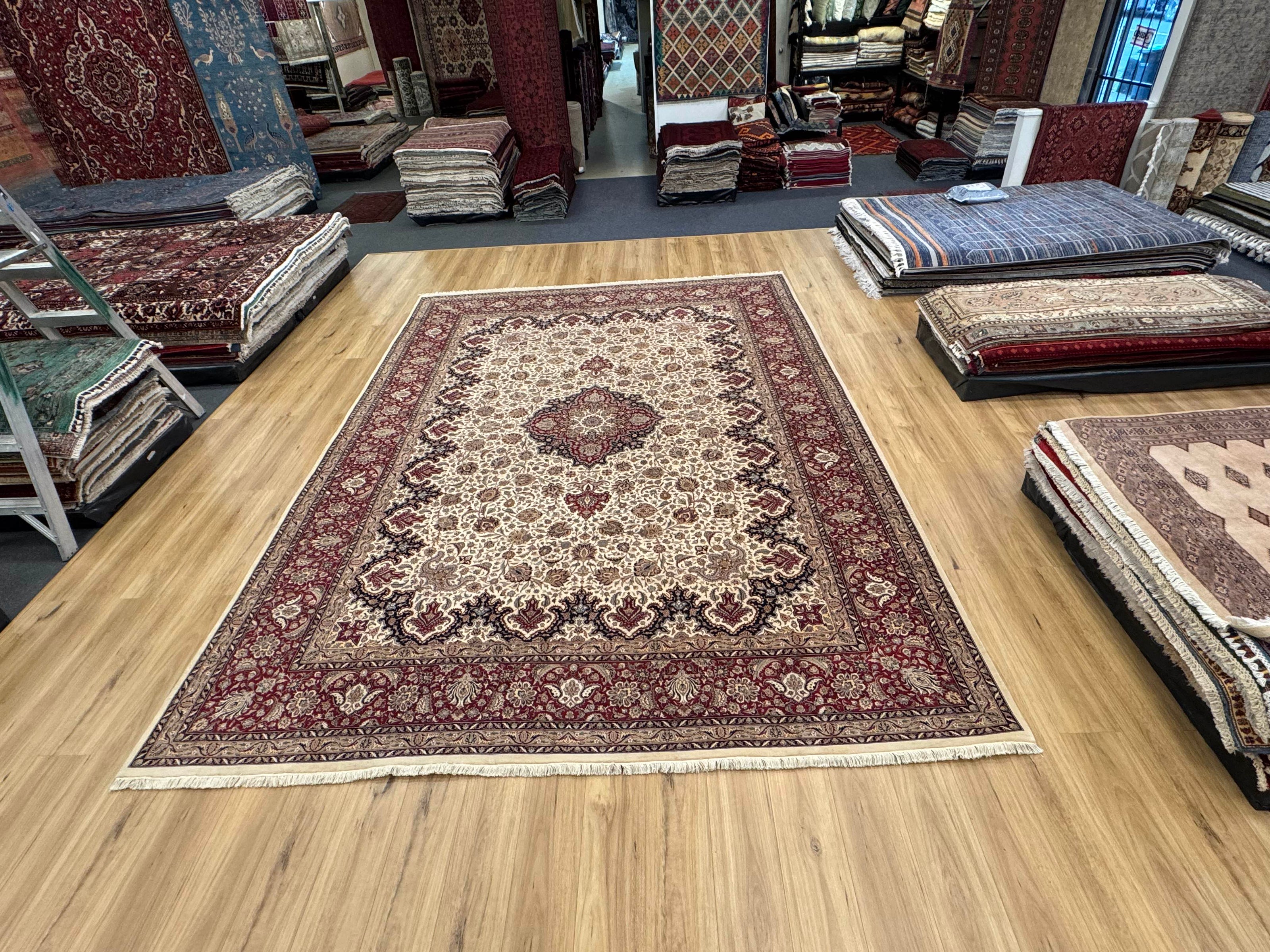 Isfahan Rug - 431 cm x 306 cm