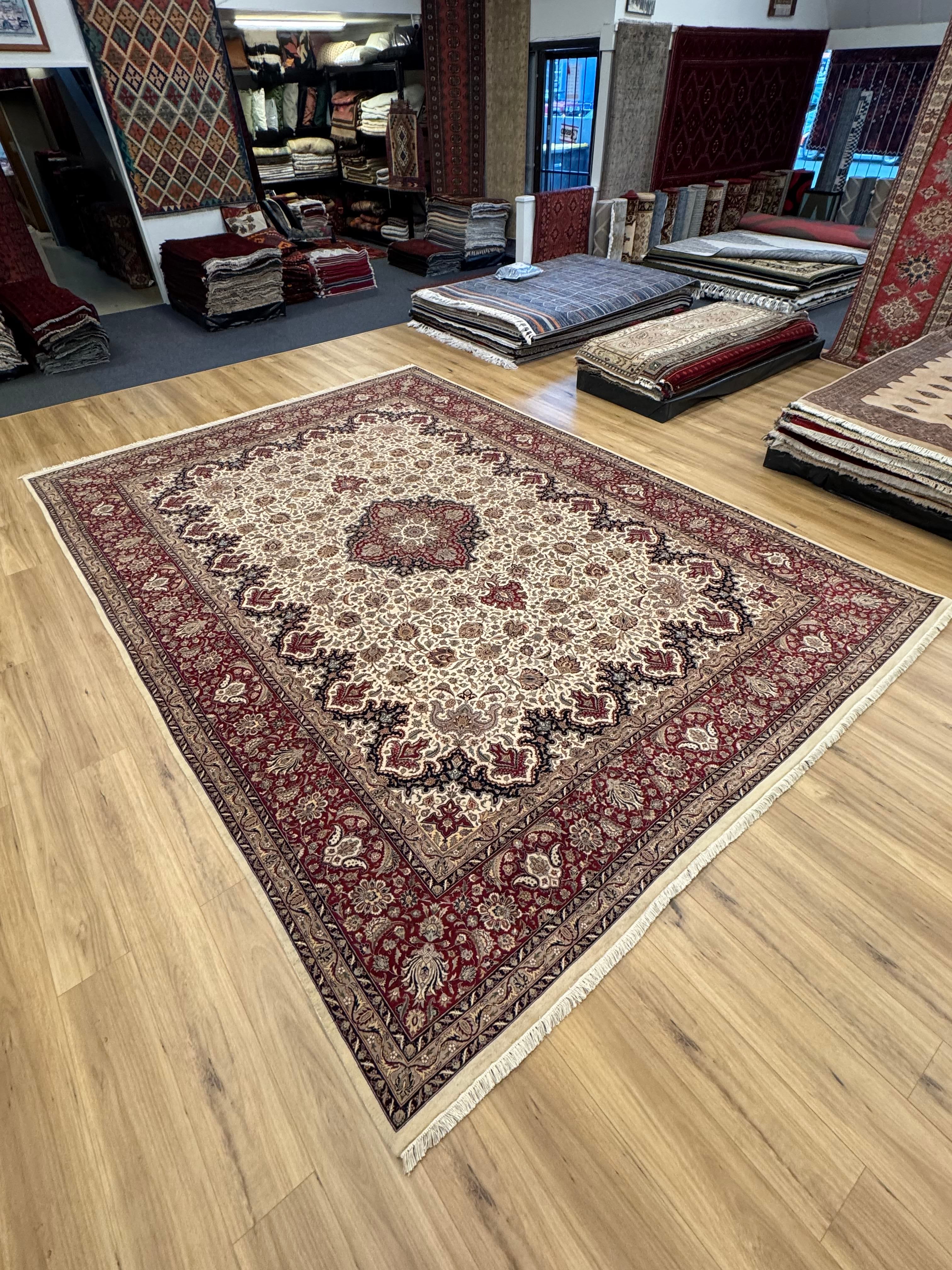 Isfahan Rug - 431 cm x 306 cm
