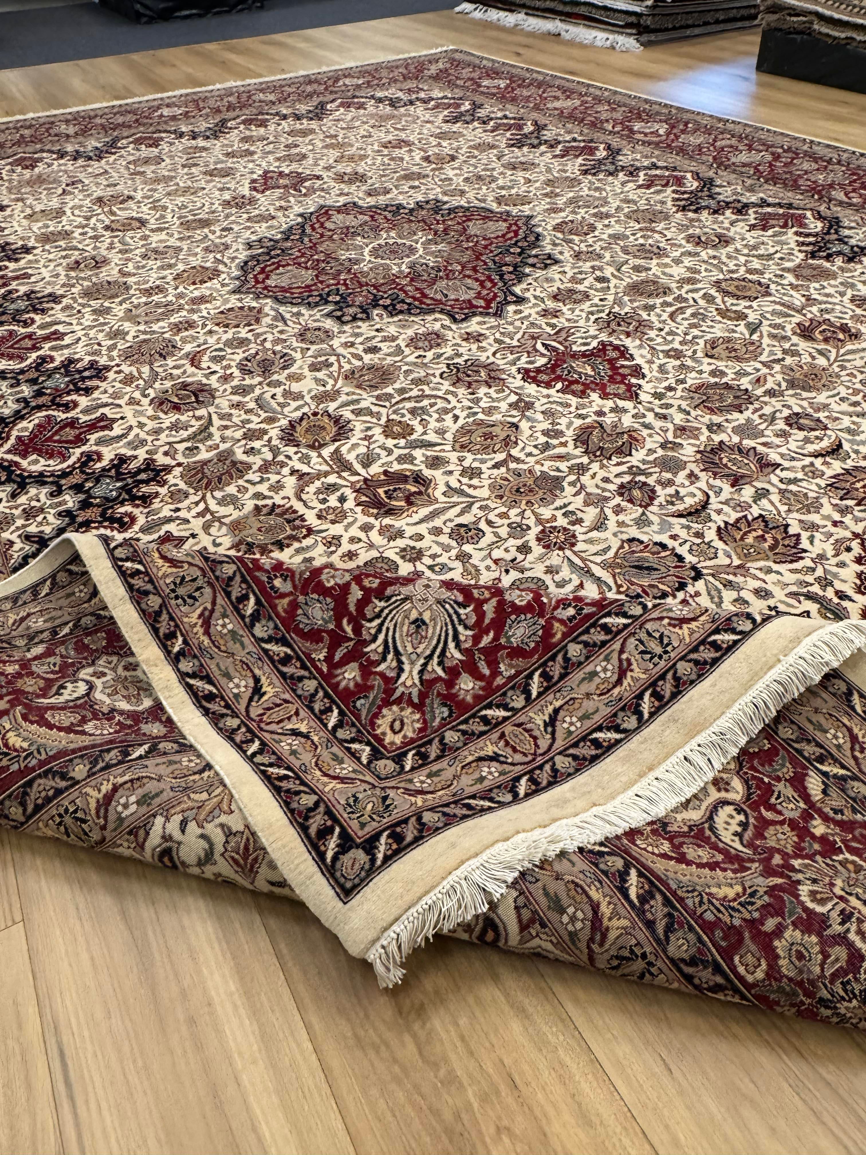 Isfahan Rug - 431 cm x 306 cm