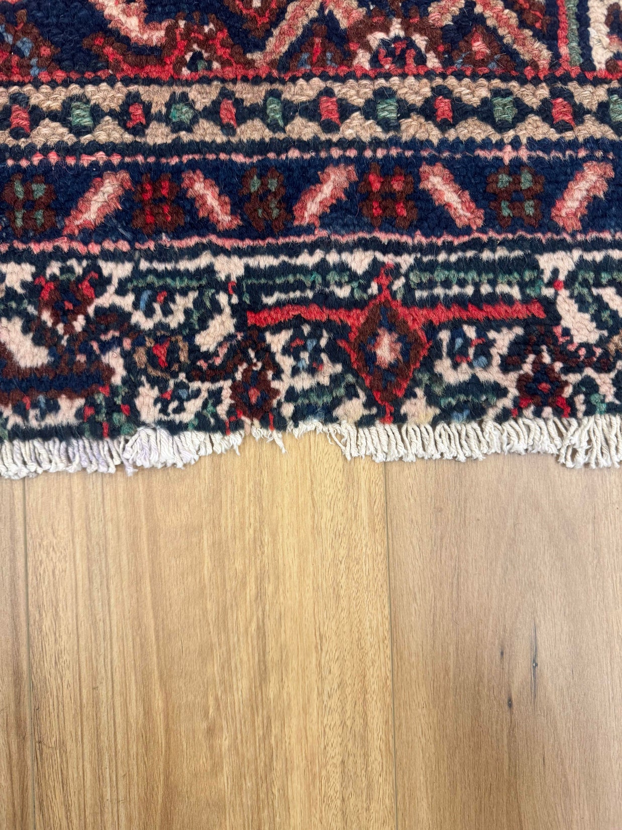 Hamadan Rug - 284 cm x 186 cm