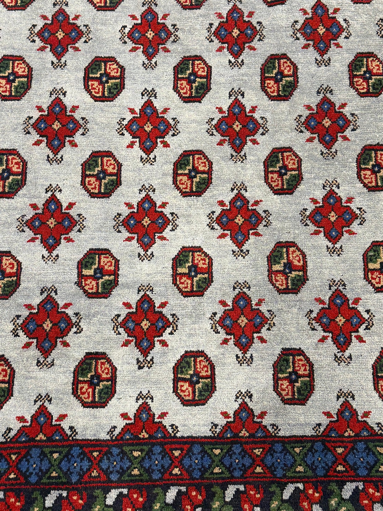 Turkoman Rug - 298 cm x 201 cm