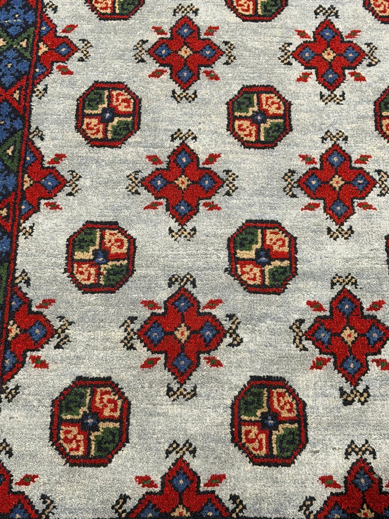 Turkoman Rug - 298 cm x 201 cm