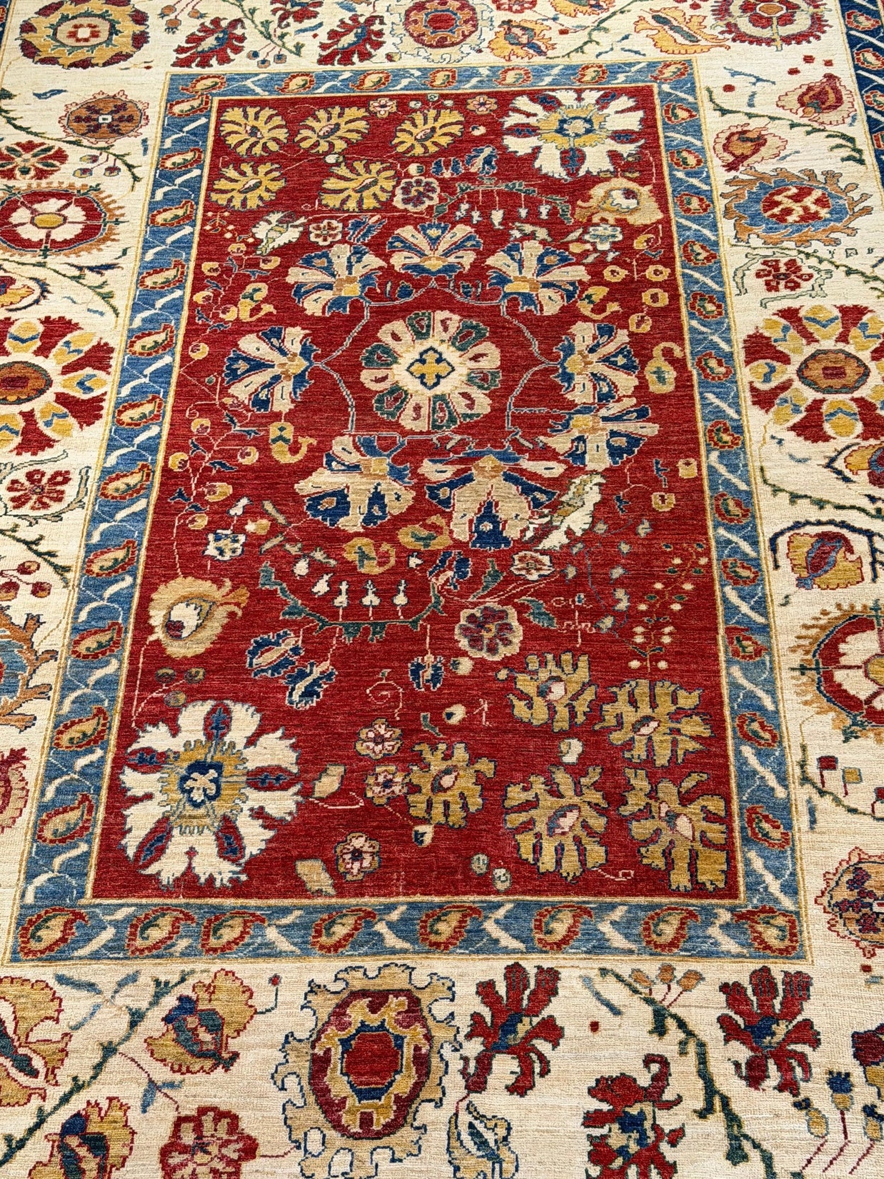 Khurjeen Rug  - 275 cm x 185 cm