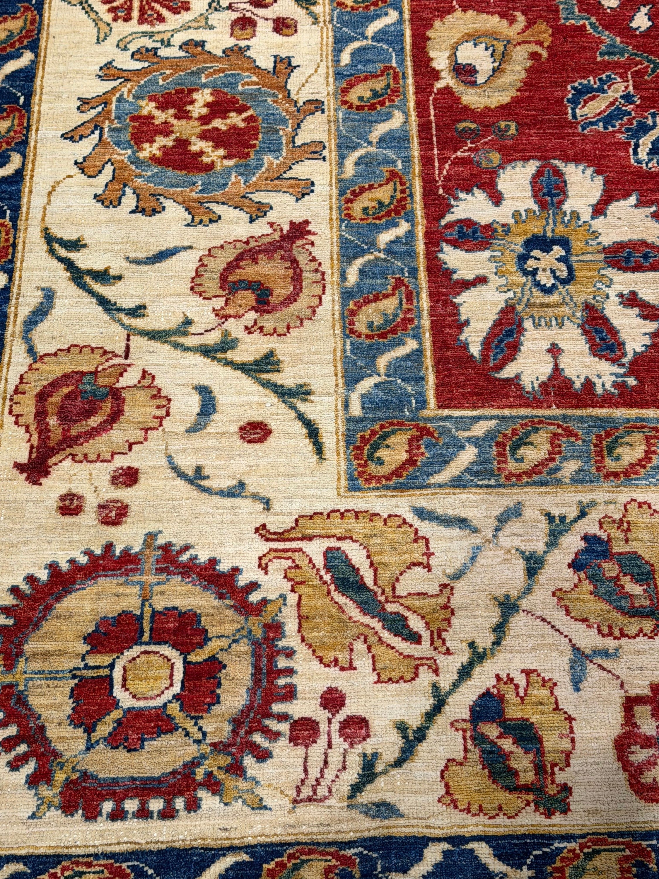Khurjeen Rug  - 275 cm x 185 cm