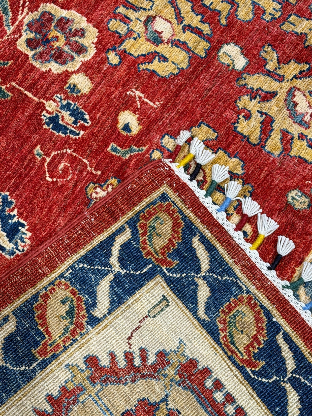 Khurjeen Rug  - 275 cm x 185 cm