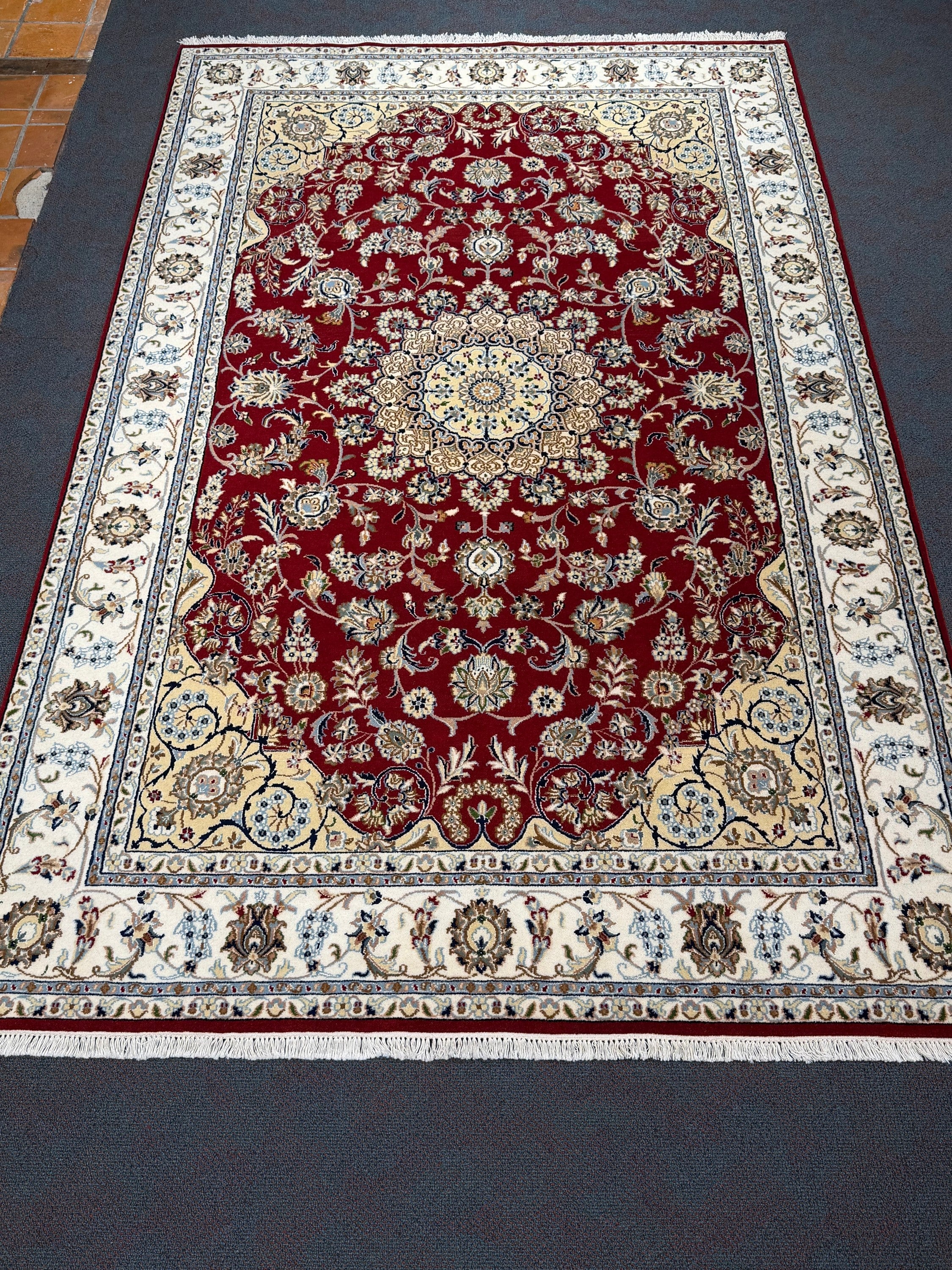 Nain Rug  - 304 cm x 193 cm