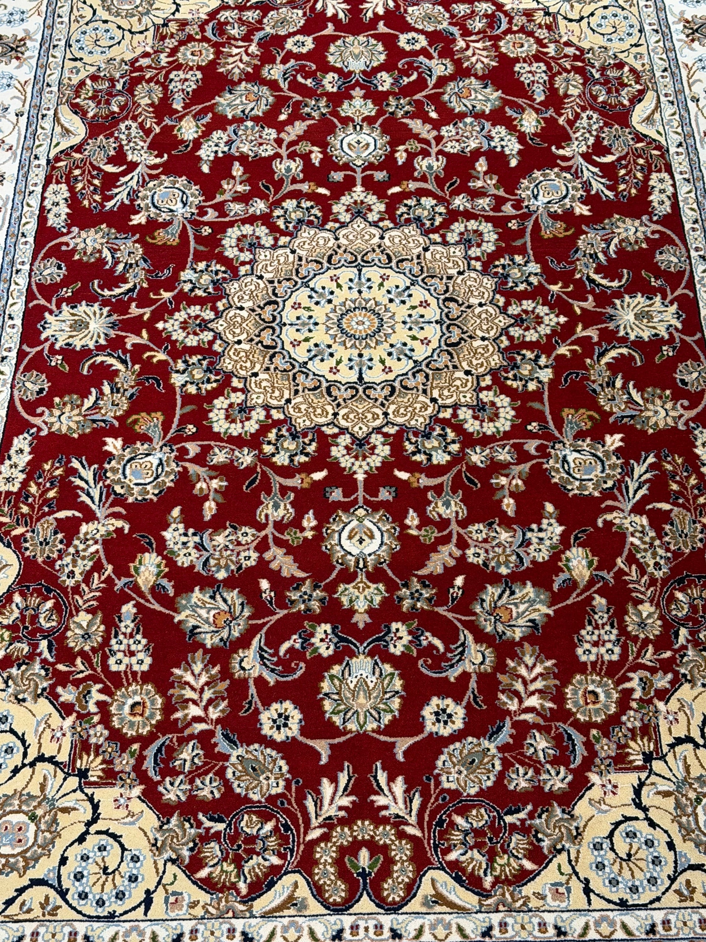 Nain Rug  - 304 cm x 193 cm