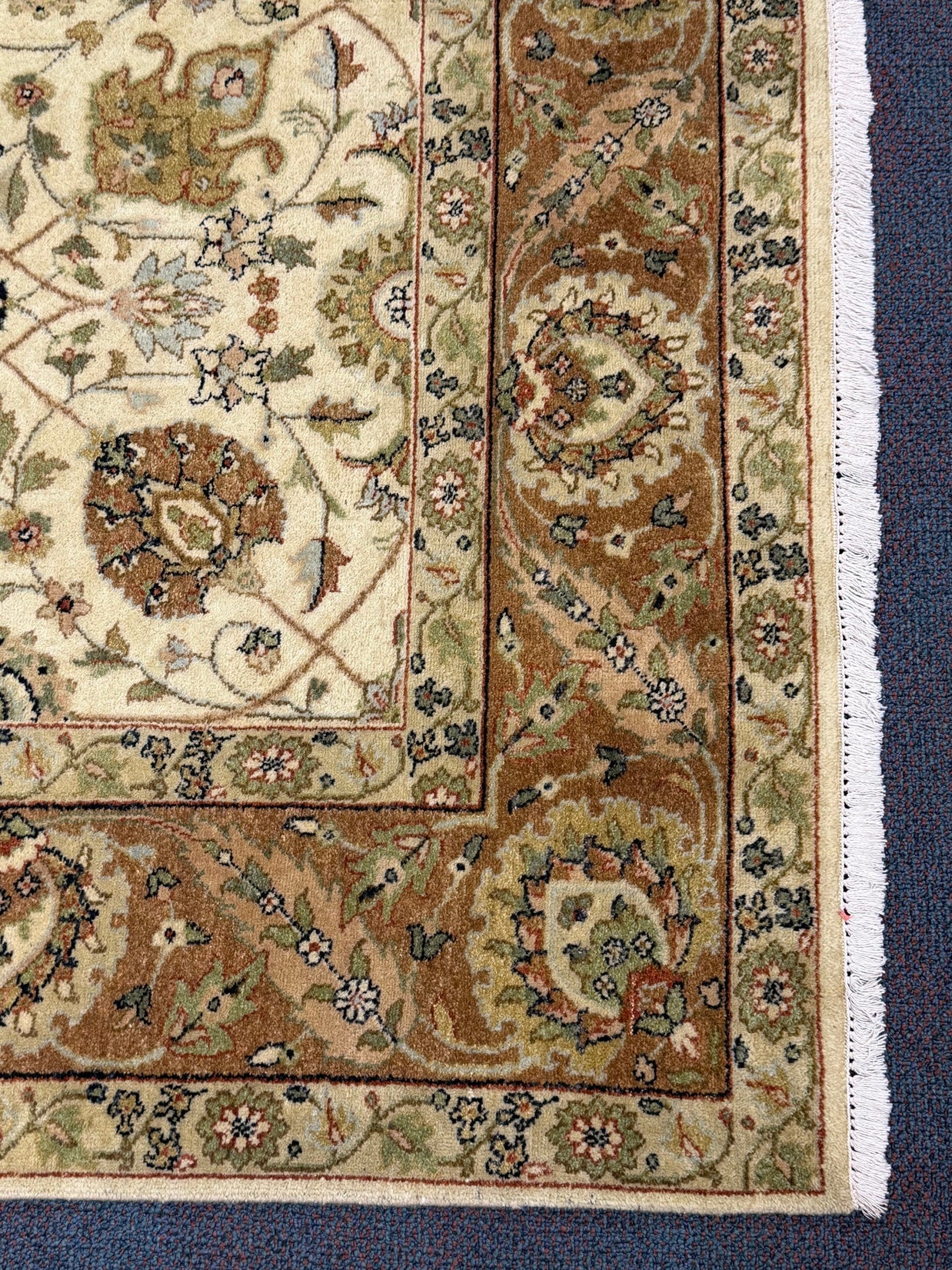 Ziegler Rug  - 276 cm x 186 cm